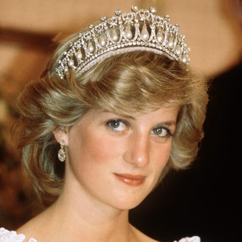 Princess Diana wears the Cambridge Lover's Knot ti
