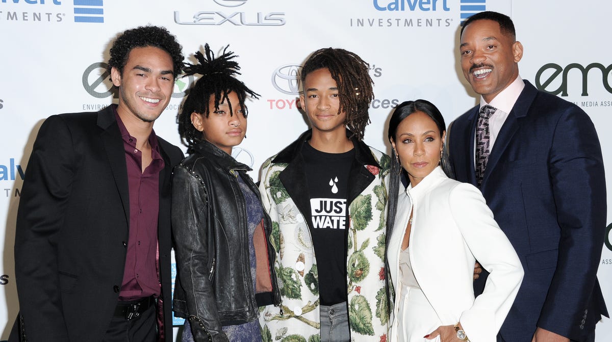 Trey Smith, from left, Willow Smith, Jaden Smith, Jada Pinkett Smith and Will Smith attend the 26th Annual EMA Awards at Warner Bros. Studio on Saturday, Oct. 22, 2016, in Burbank, Calif. (Photo by Richard Shotwell/Invision/AP) ORG XMIT: CAPS101