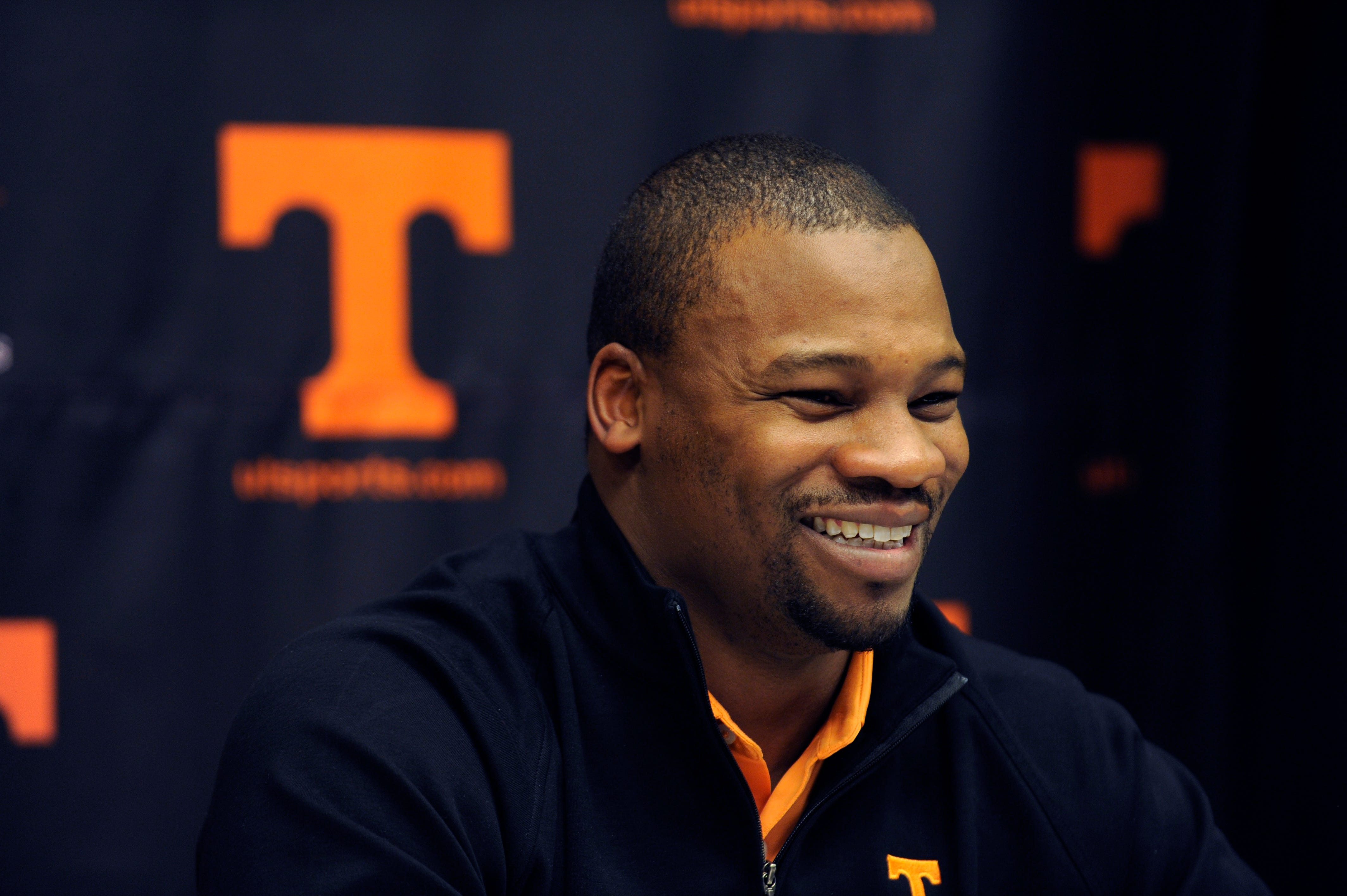 Tennessee football Jay Graham contract with Vols for 2 years