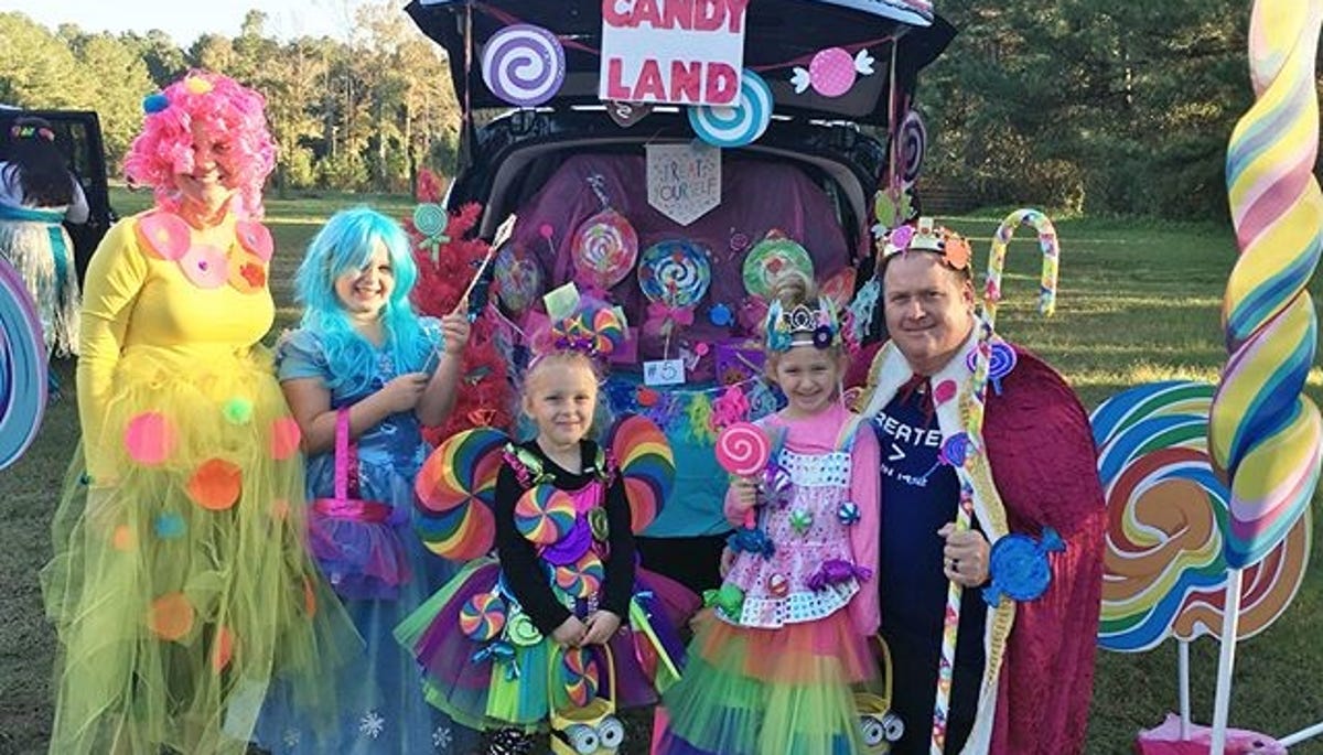 Pastor John Feld, his wife Tracie Feld and their three daughters spent less than $100 to dress up their vehicle.