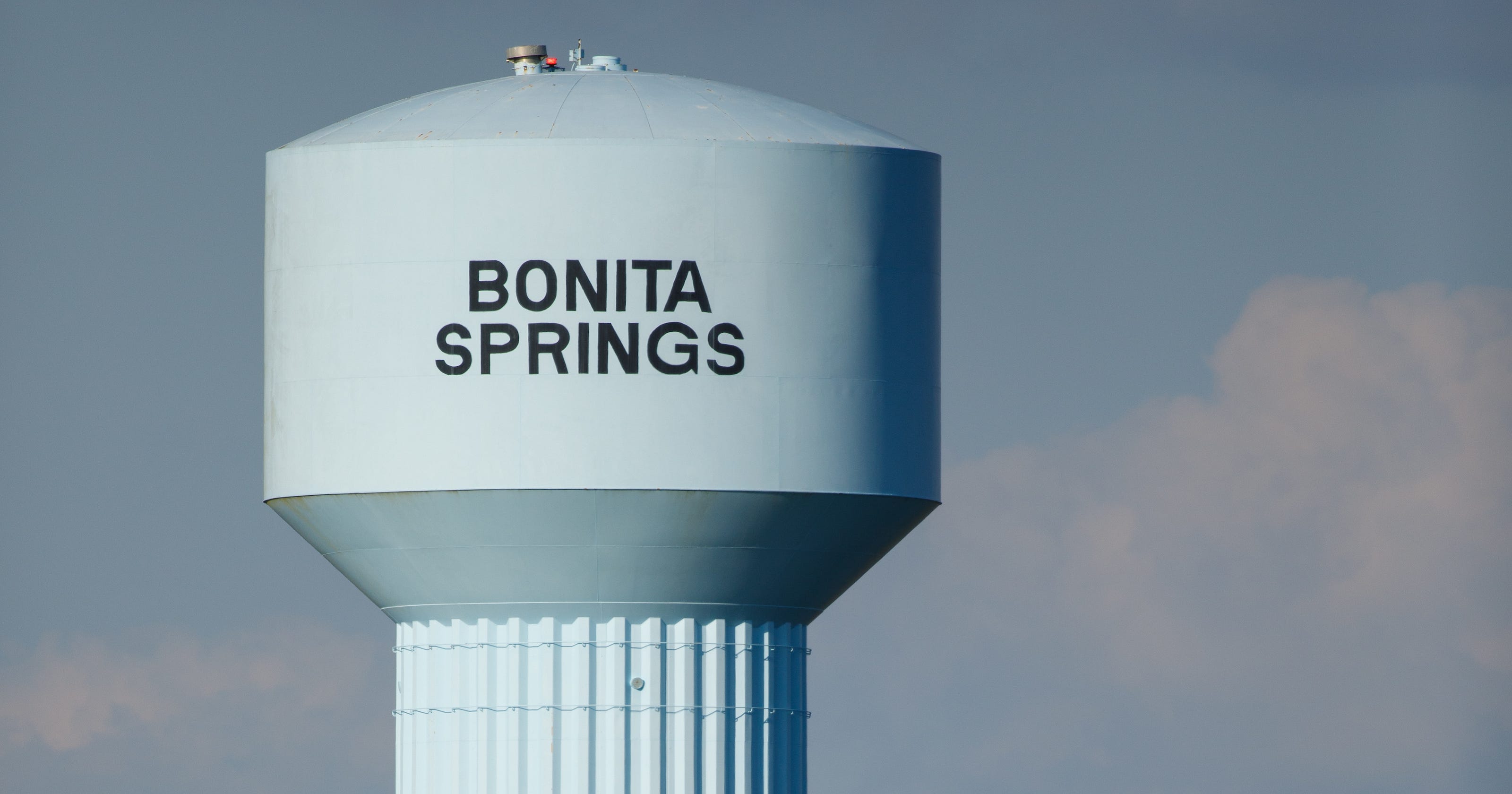 Demolition of Hickory Boulevard water tower begins