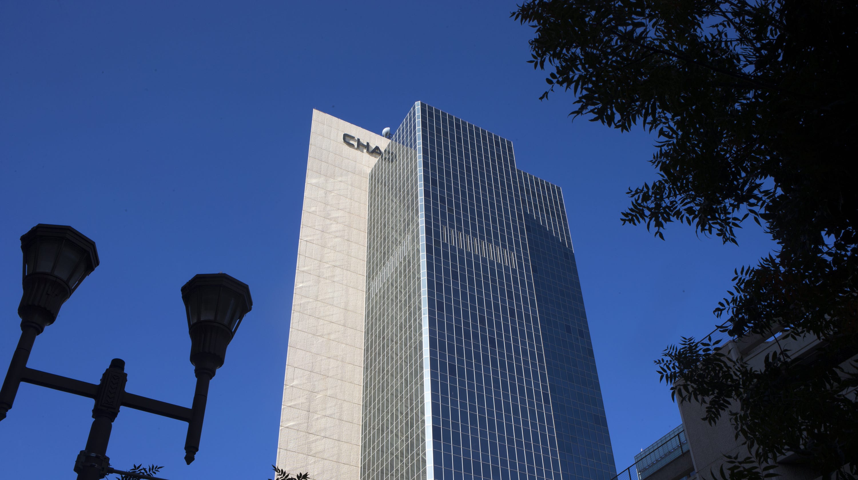 Chase Tower In Downtown Phoenix Sells For 107 5 Million