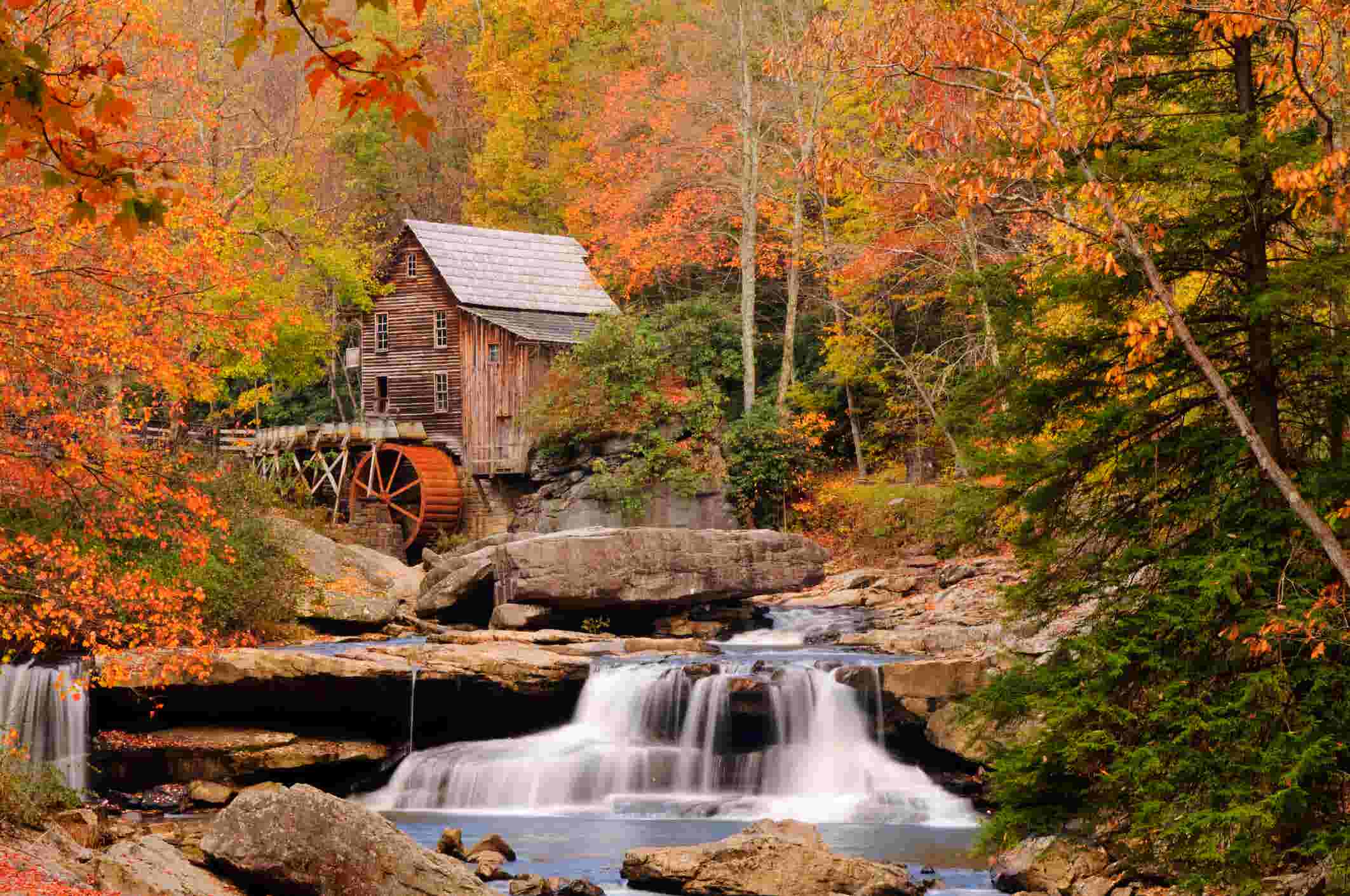 Beautiful places to see fall foliage in the South