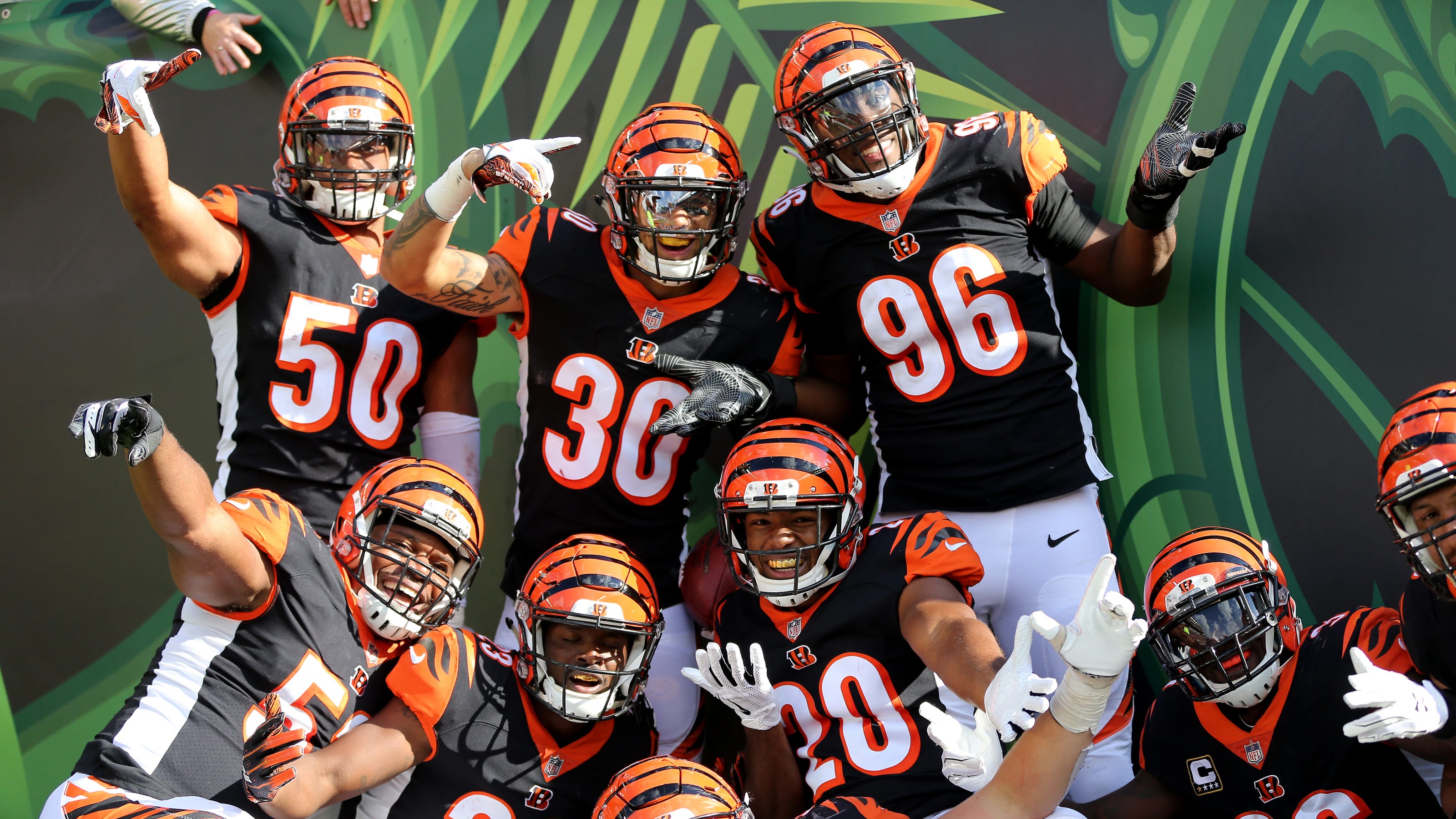 Bengals defense limps to bye week after meltdown against Buccaneers