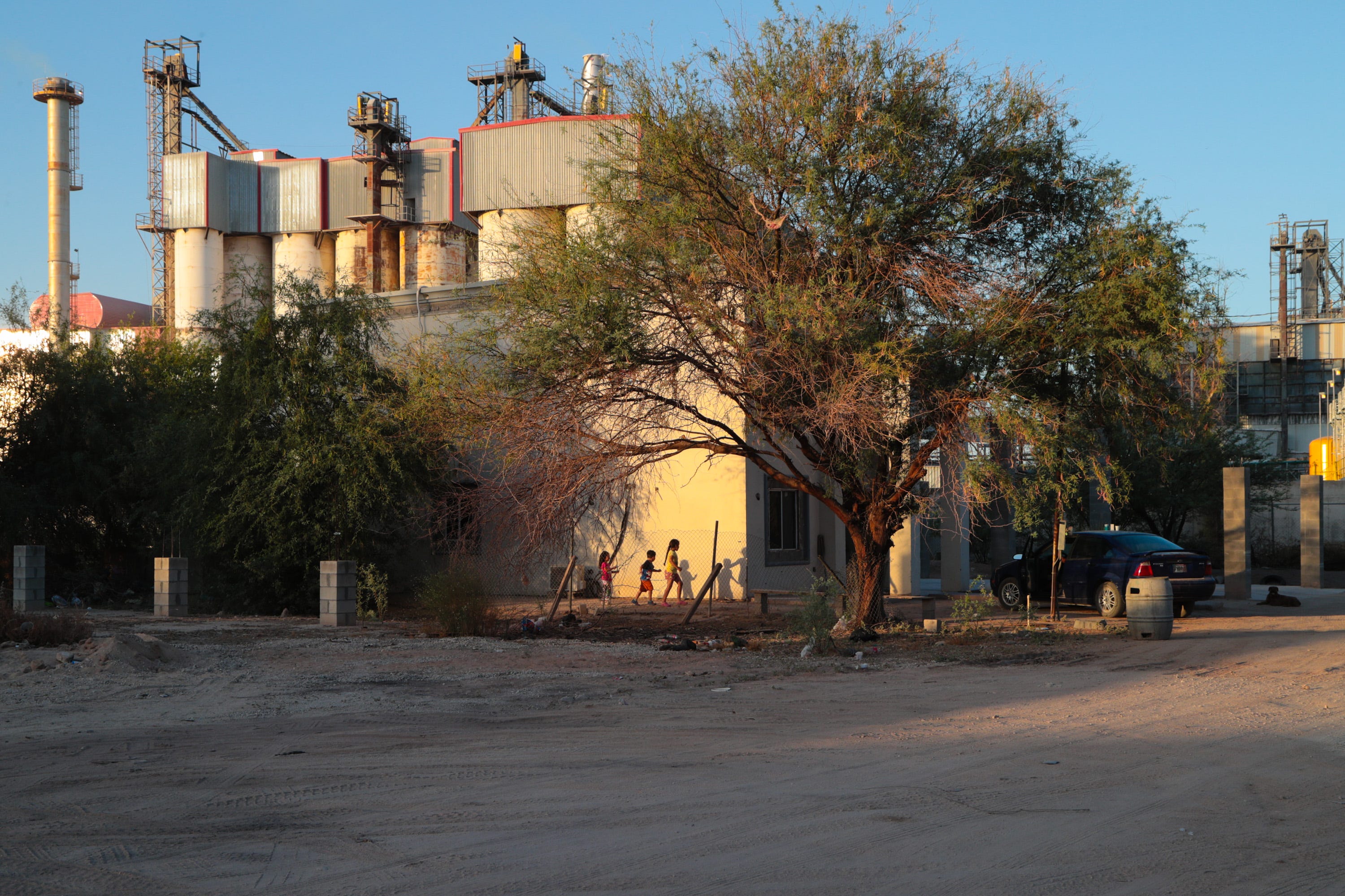 The Fevisa factory stands beside homes in the neighborhood of Ejido el Choropo south of Mexicali.