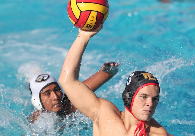 Ryan Whitley of Palm Desert shoots against Arroyo Valley, October 30, 2018.