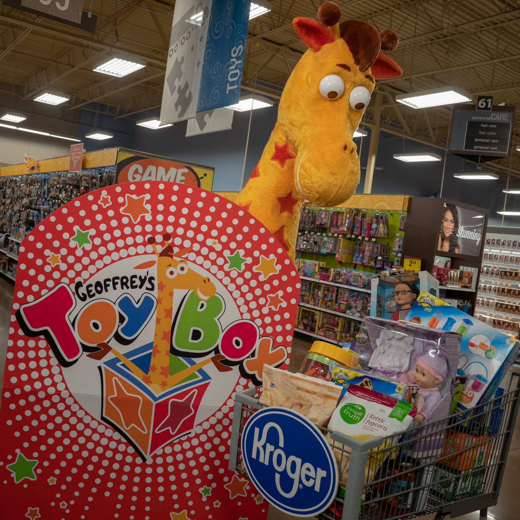 geoffrey's toy chest