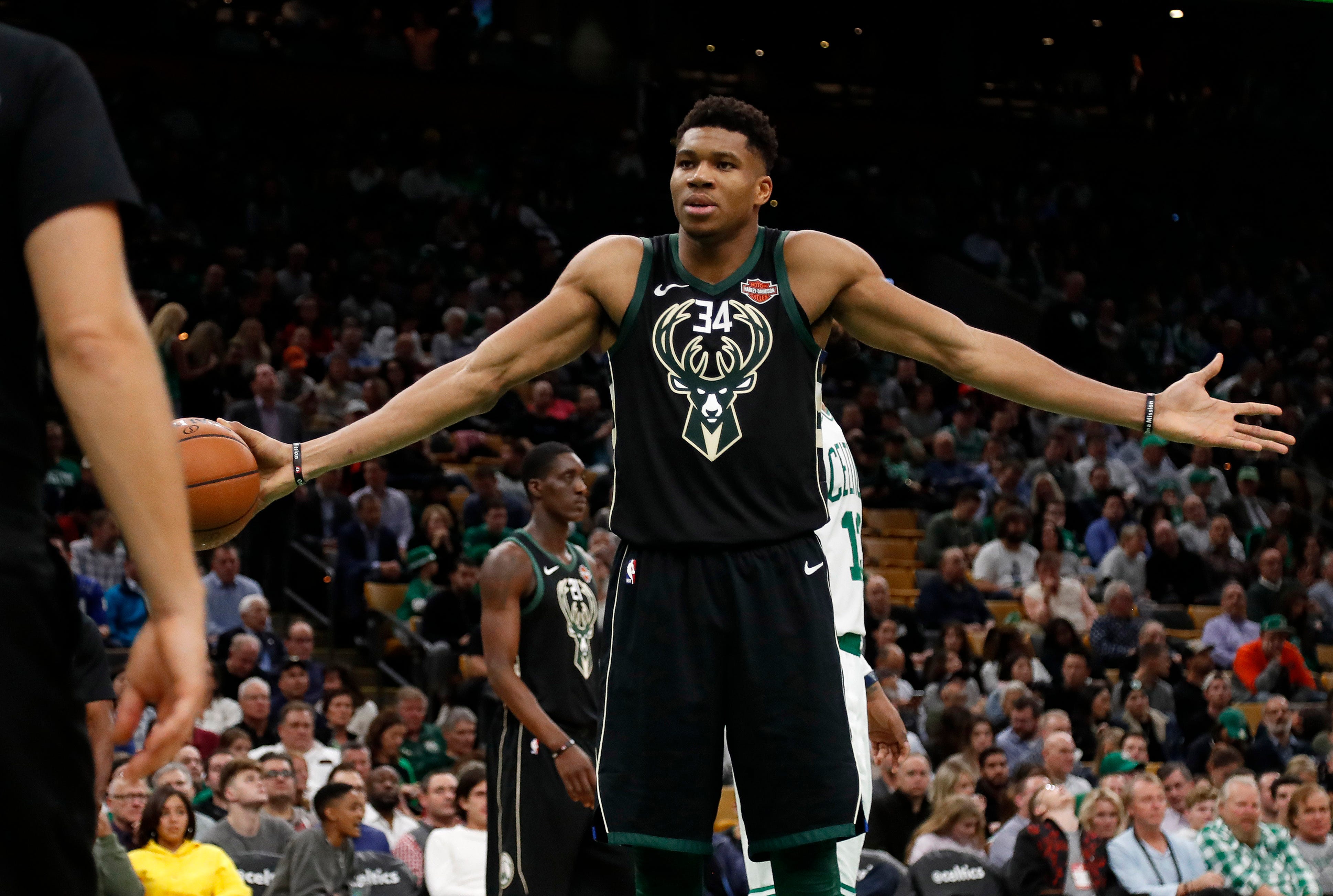 giannis jersey black