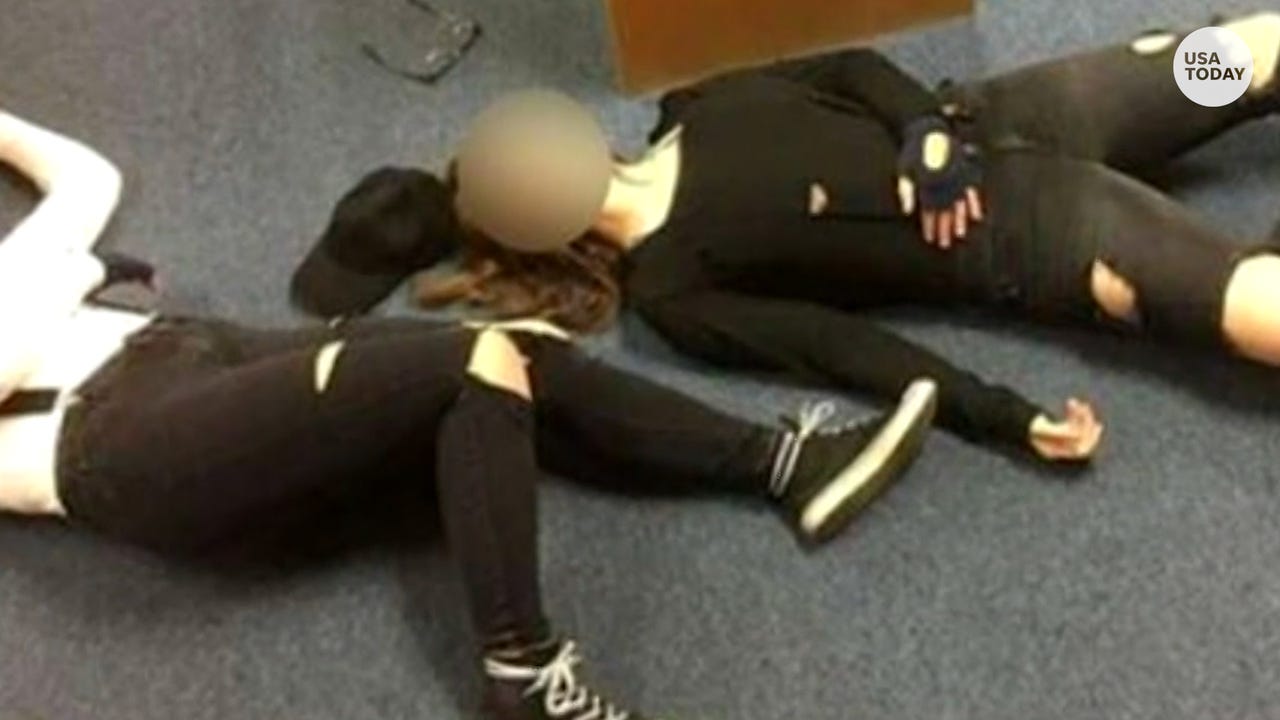 Two Kentucky students suspended after dressing as Columbine shooters