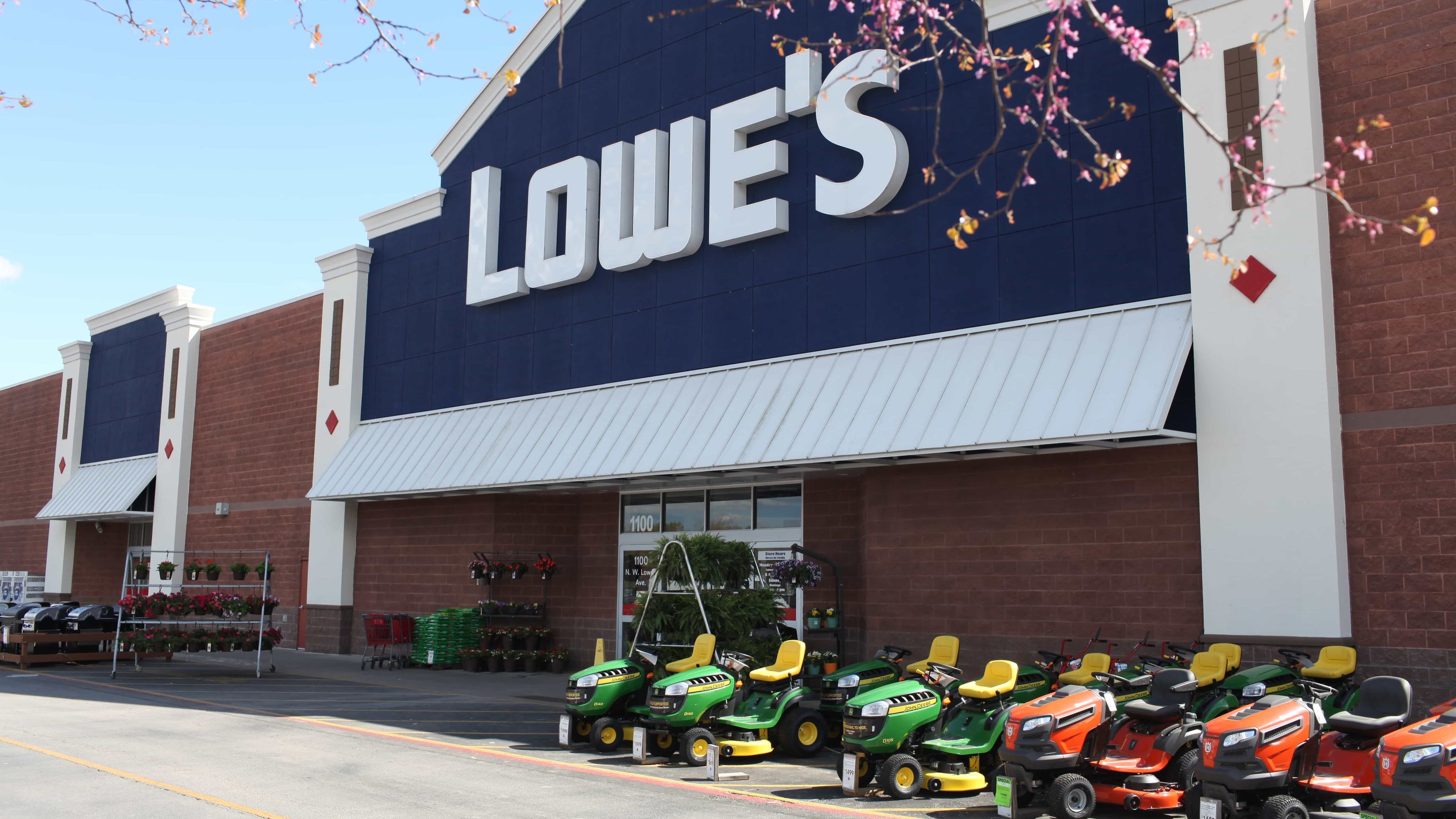 Lowe's to close 51 stores, 2 in Michigan