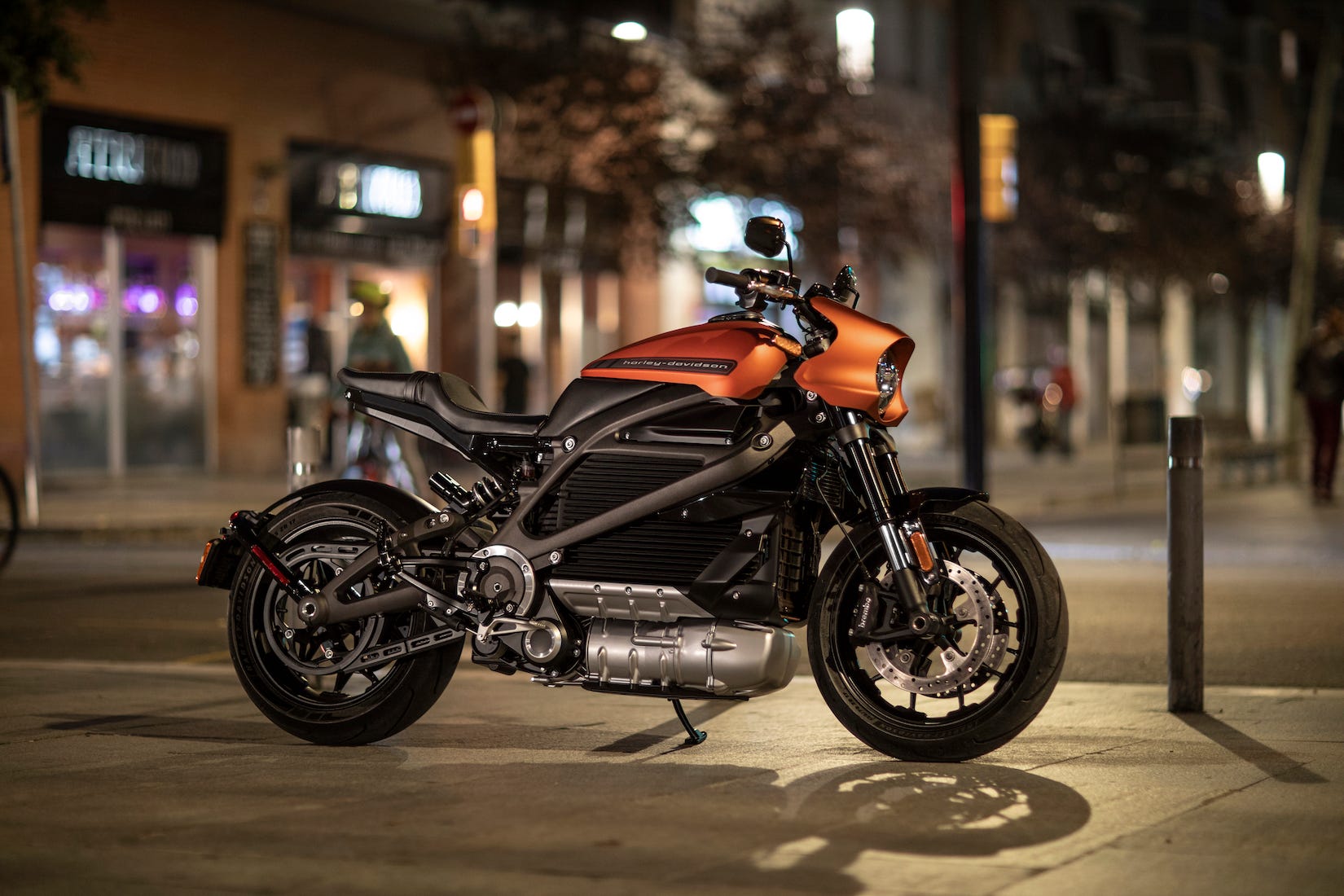 unveils production-ready LiveWire electric motorcycle