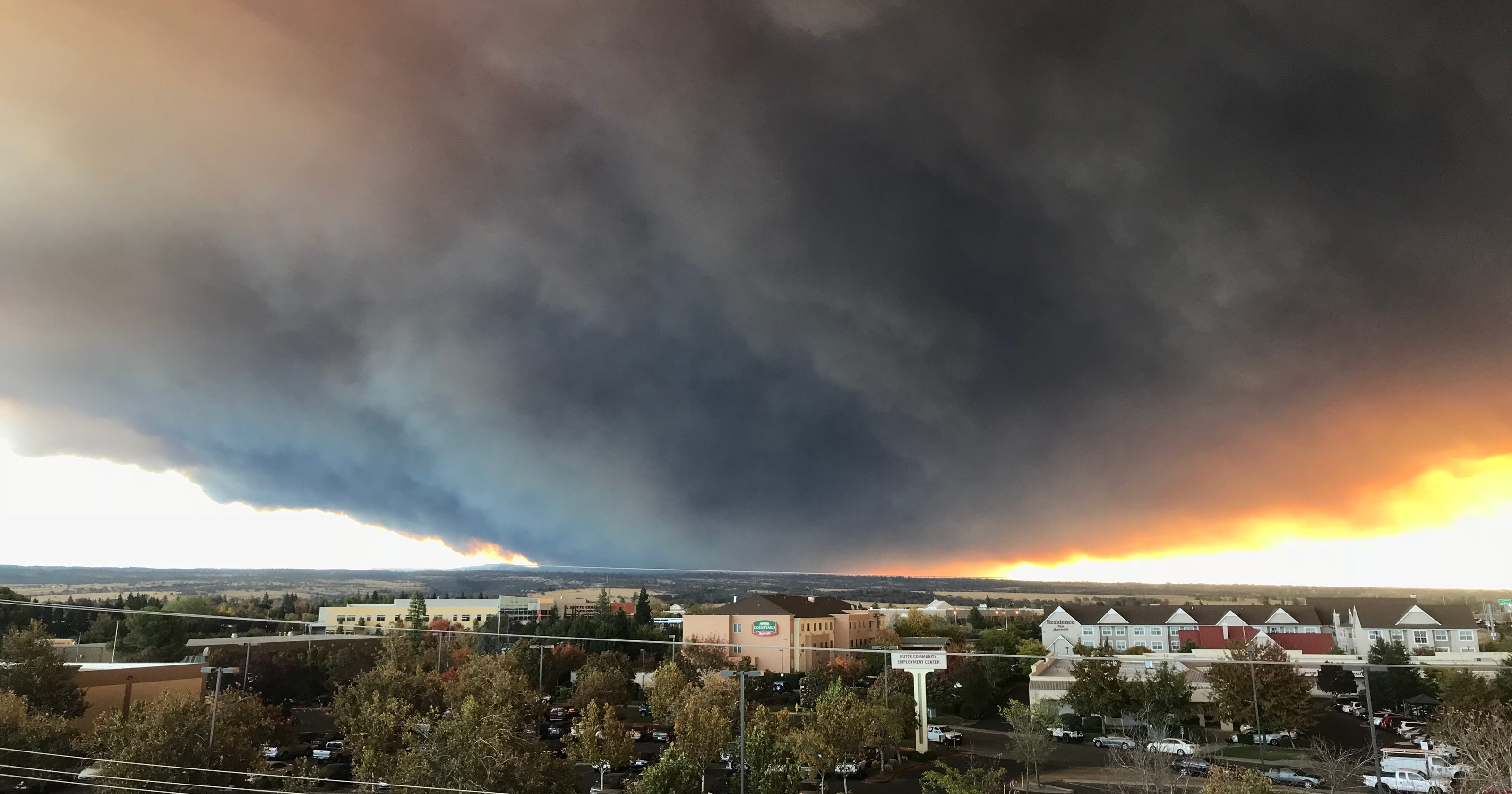 Paradise evacuated as 5,000acre Camp Fire rages with no containment