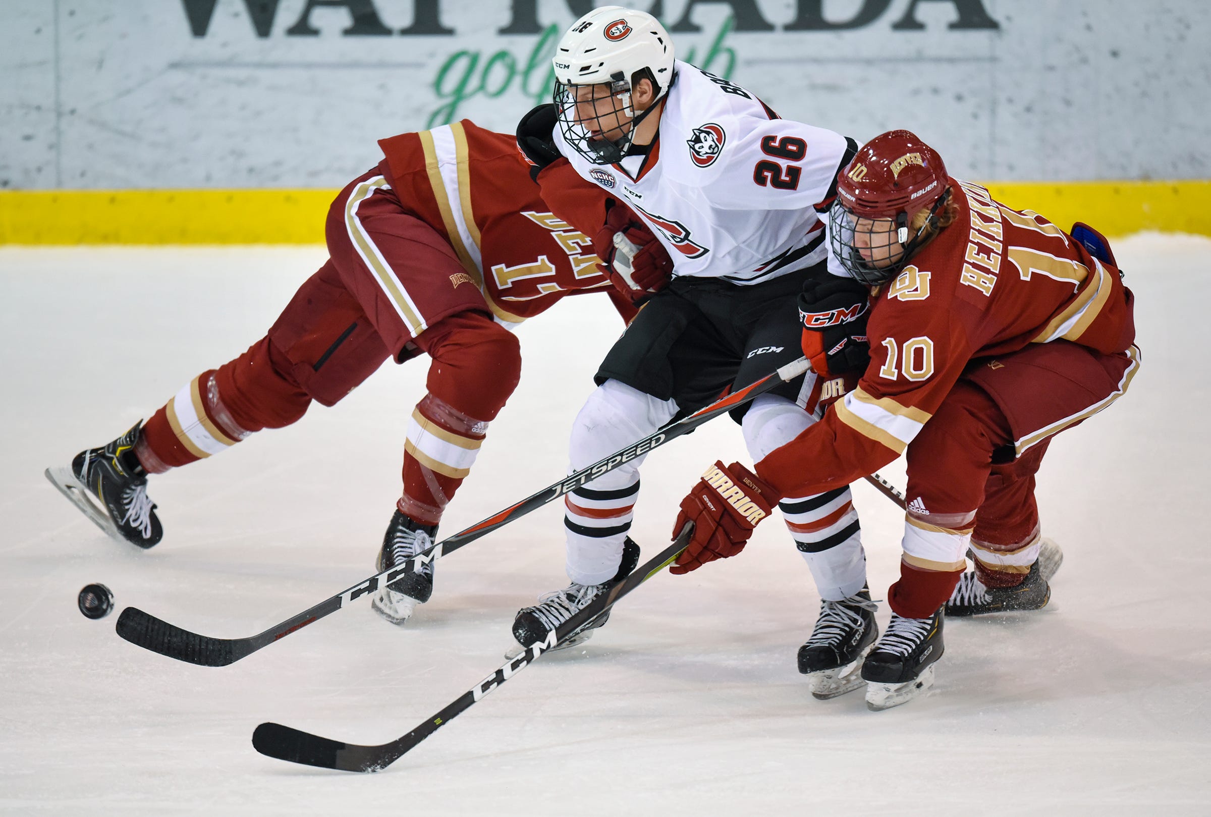 St. Cloud State hockey sweeps Denver Pioneers