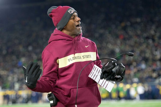 iNov 10, 2018; South Bend, IN, USA; Florida State Seminoles head coach Willie Taggart yells to an official in the second quarter against the Notre Dame Fighting Irish at Notre Dame Stadium. Mandatory Credit: Matt Cashore-USA TODAY Sports