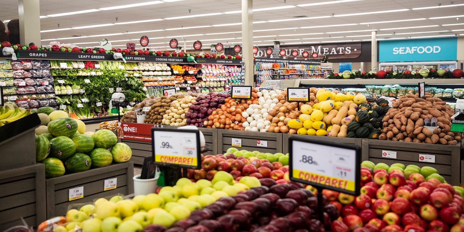 Coronavirus HyVee giving store workers bonuses, job leave protections