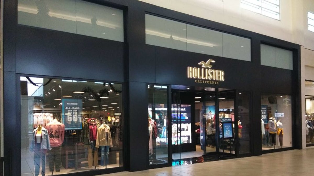 Hollister Opens At La Palmera Mall In Corpus Christi Before Holidays