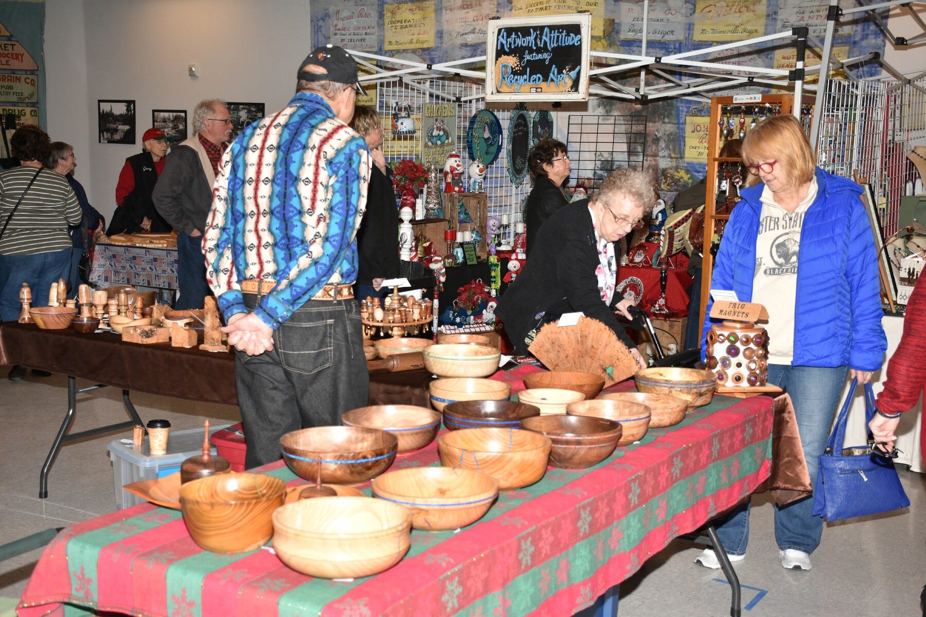 Christmas shopping, Holiday markets in and near Salem