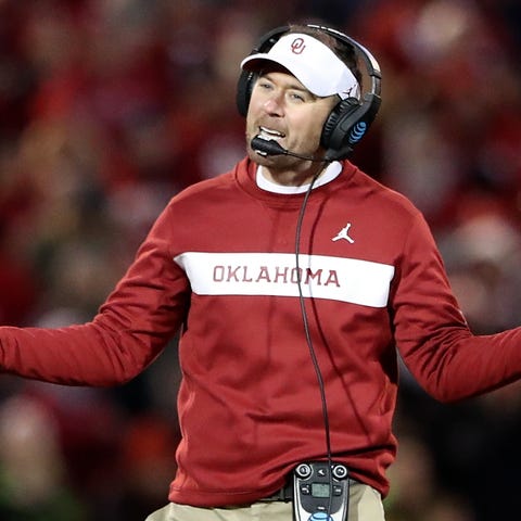 Lincoln Riley reacts during the second half...