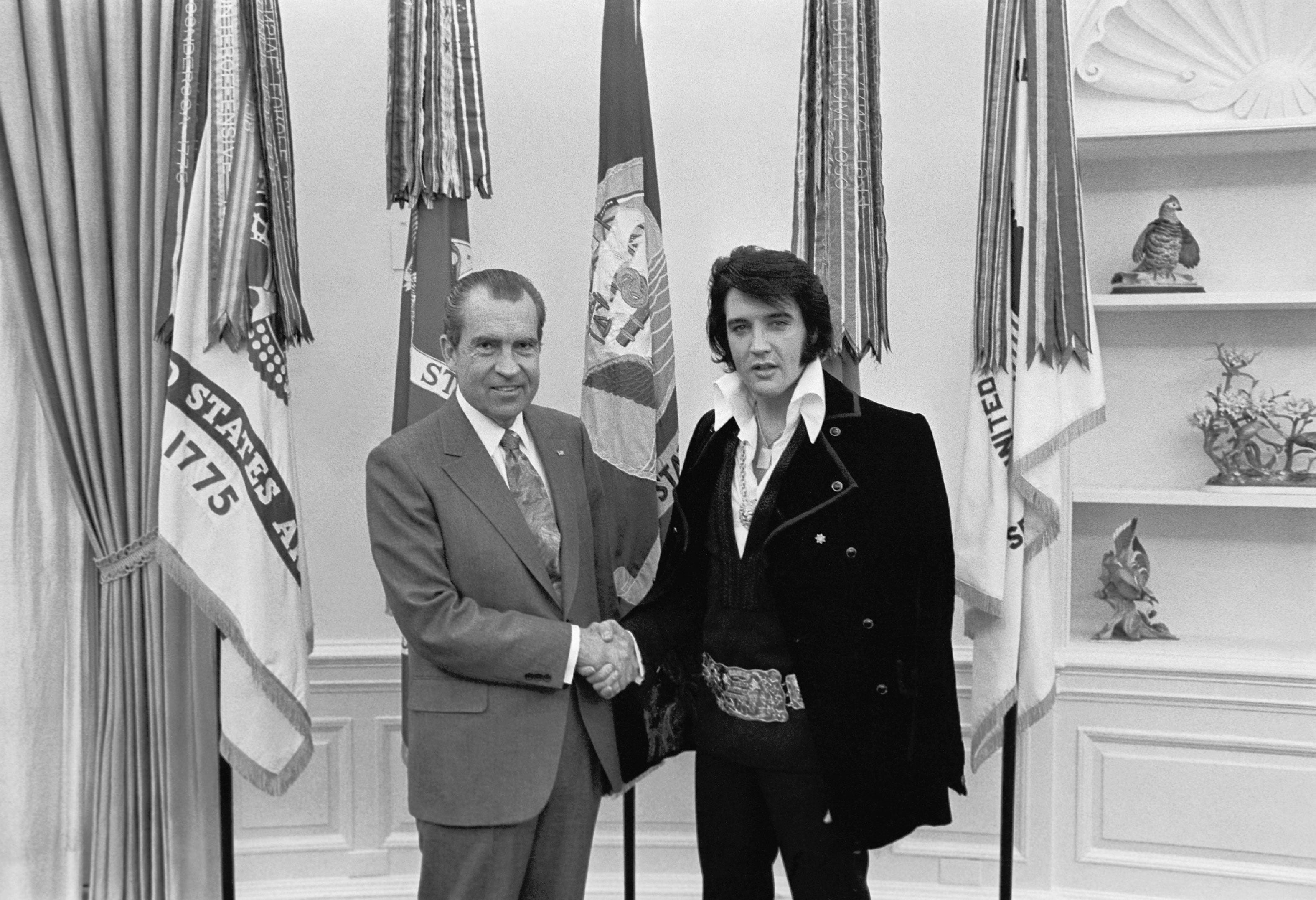 THE KING! ELVIS PRESLEY LIMITED EDITION" JOHN F KENNEDY U.S HALF DOLLAR 