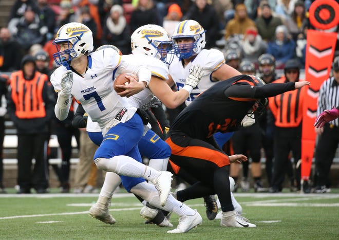 Wiaa Football Catholic Memorial Rallies From 24 Point Deficit To