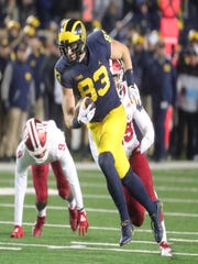 Michigan's Zach Gentry makes a catch against Indiana last season.