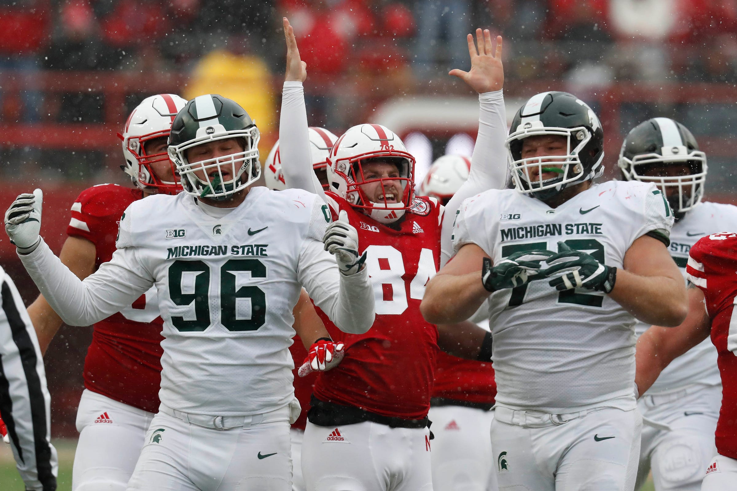 Michigan State football offense cold in 9-6 loss at Nebraska