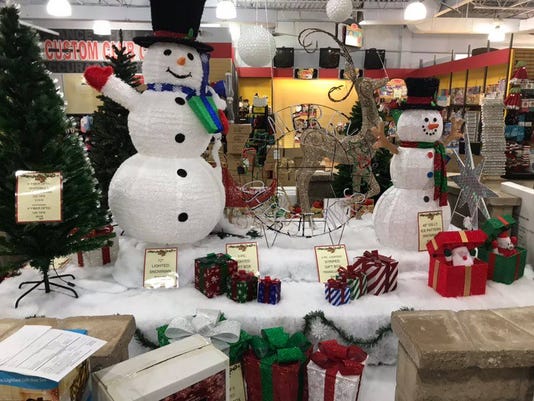 Pop up store  brings Christmas  items to Cherry Hill NJ  