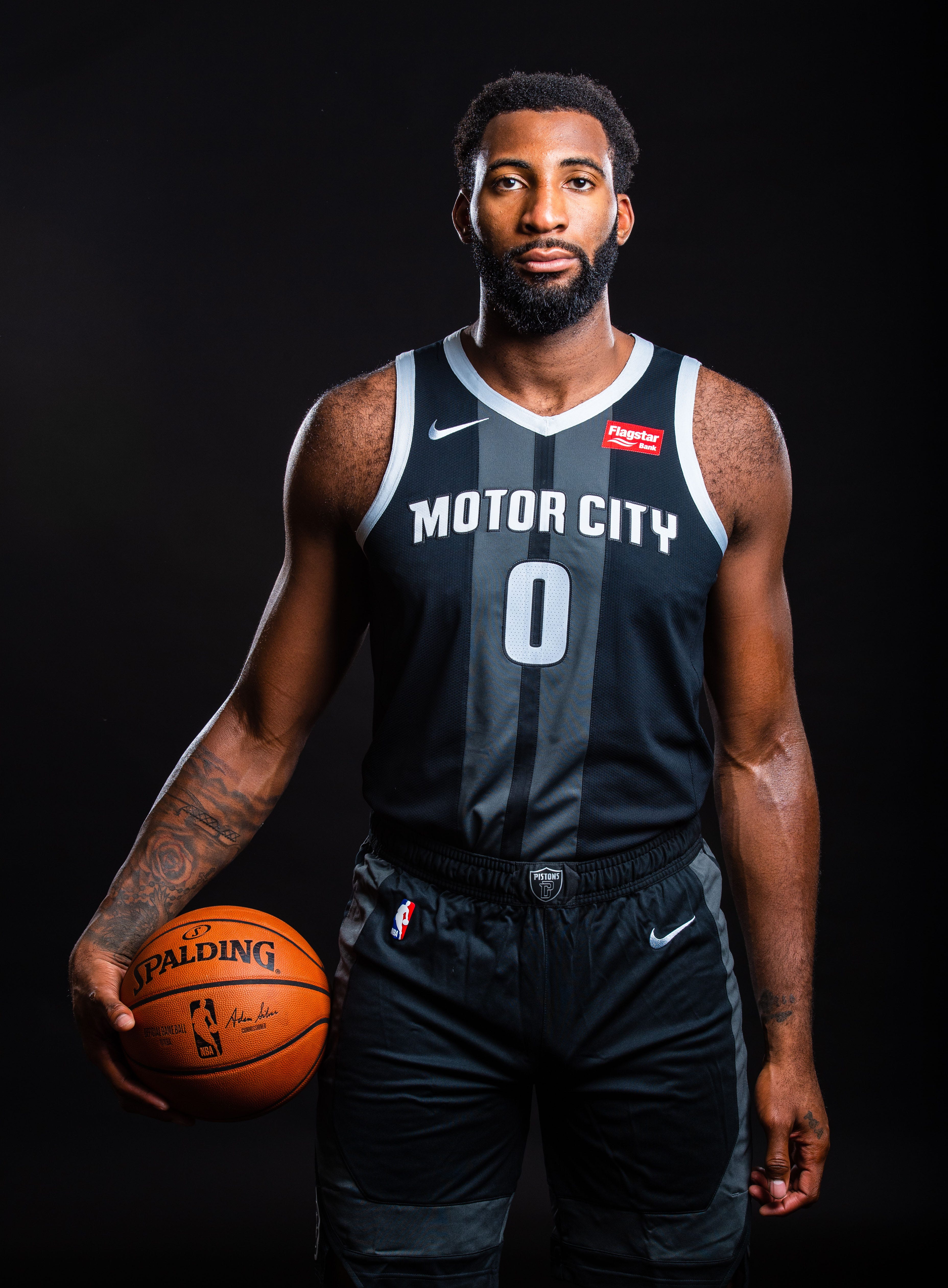 Detroit Pistons to debut silver and 