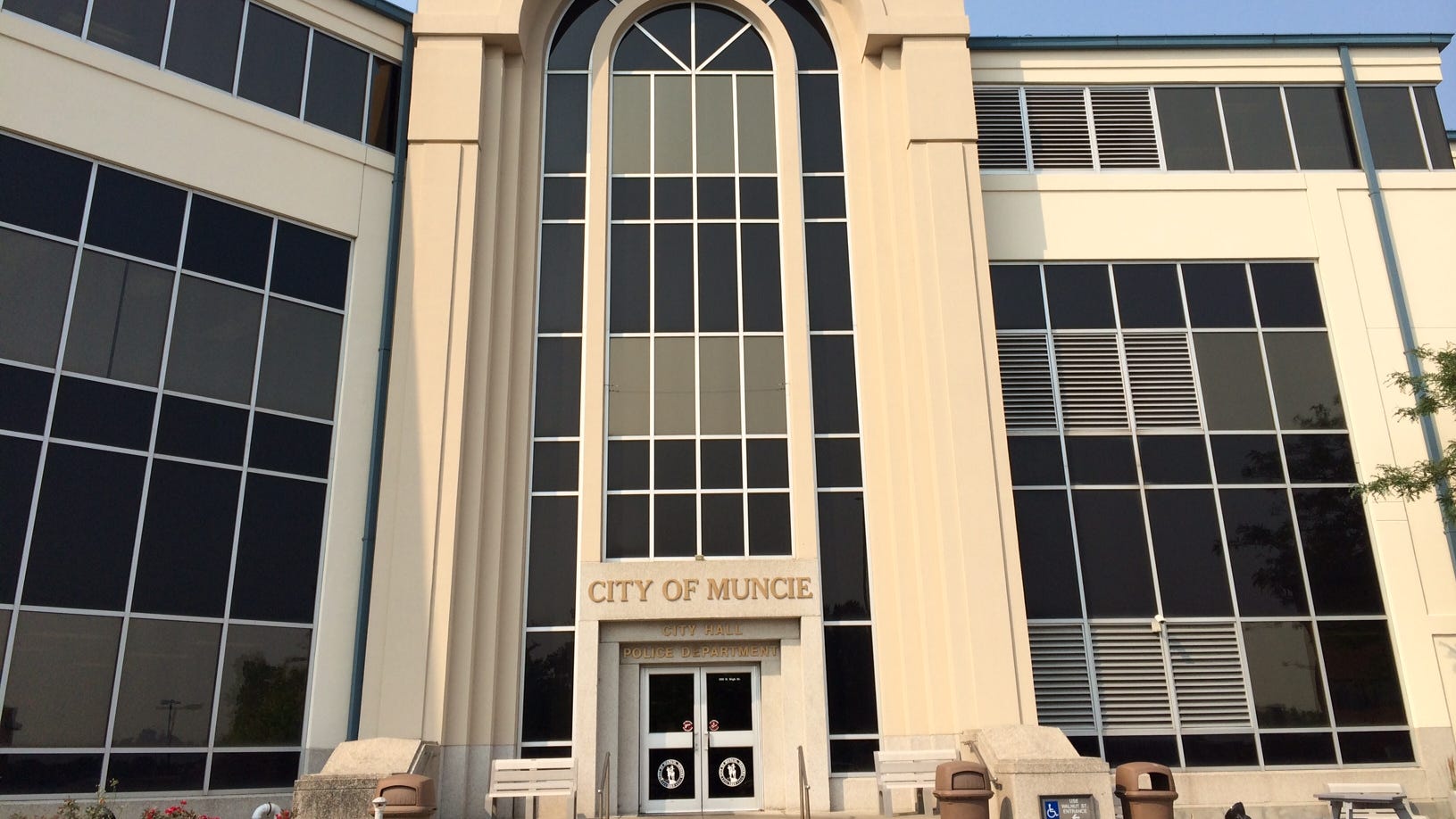 Muncie 2023 budget with 2 raises and hikes to cover fuel is approved