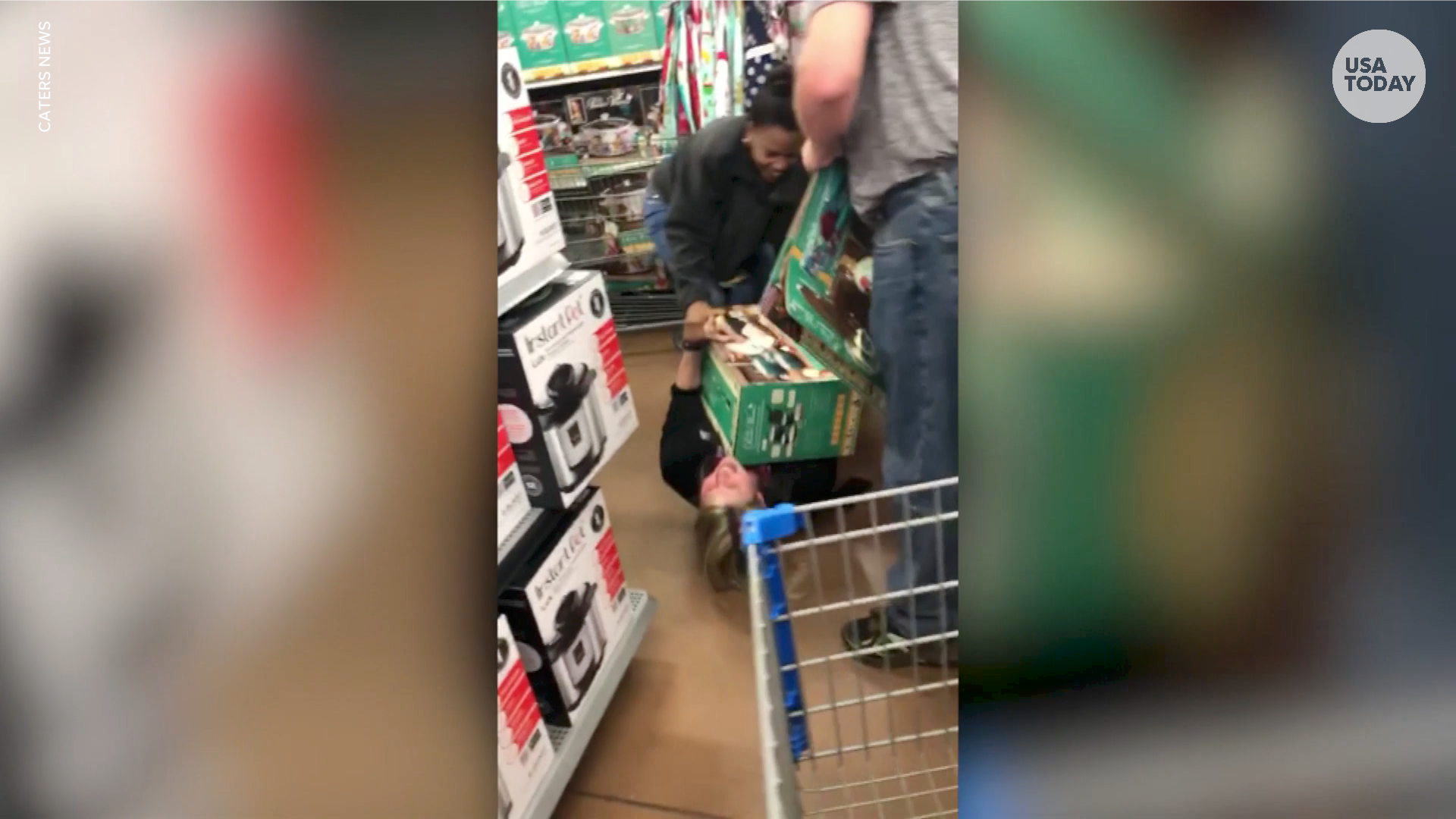 Two Women Fight Over Pots And Pans On Black Friday 