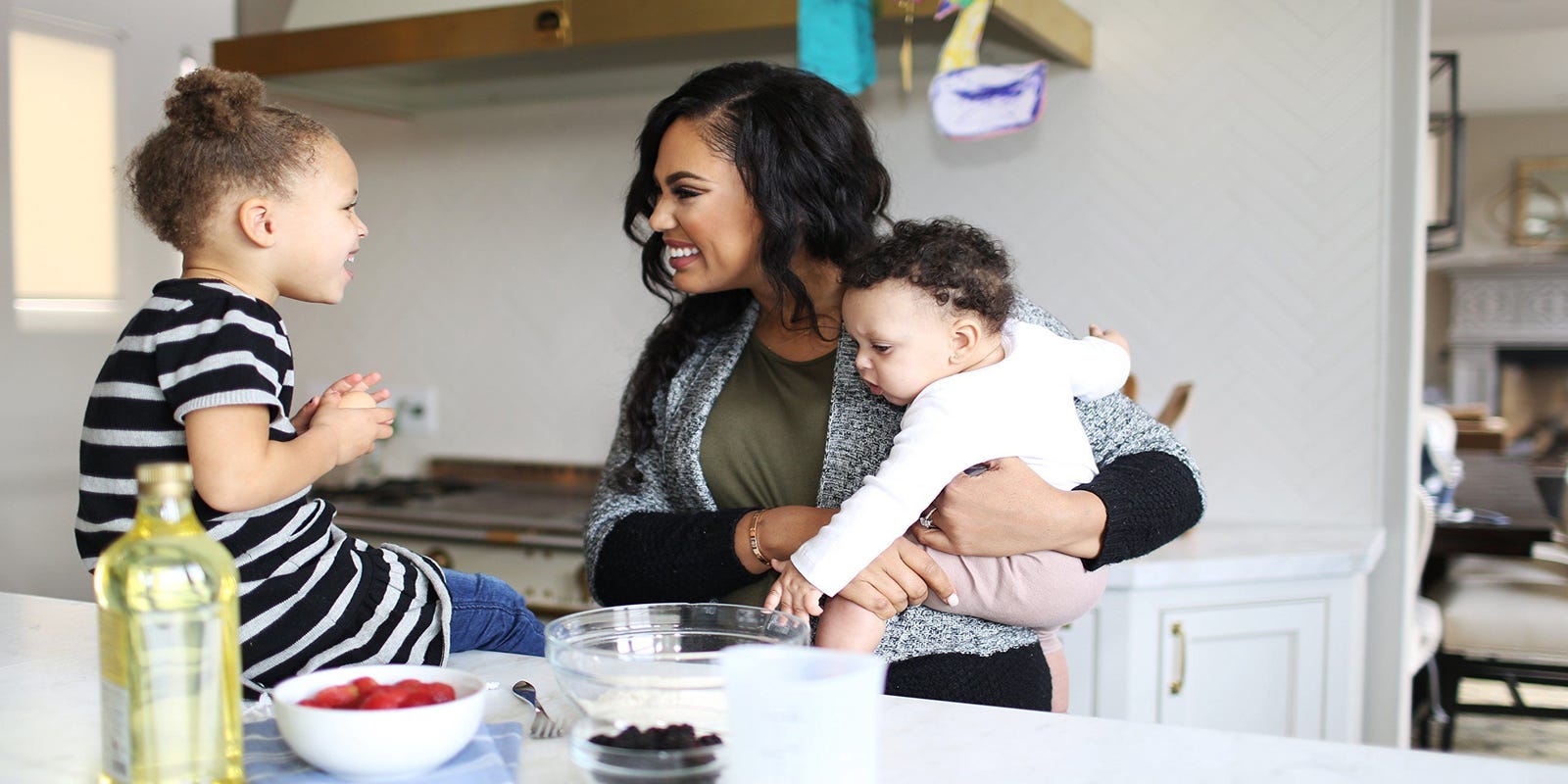 Ayesha Curry shuts down mom shamer for talking about kid's hair