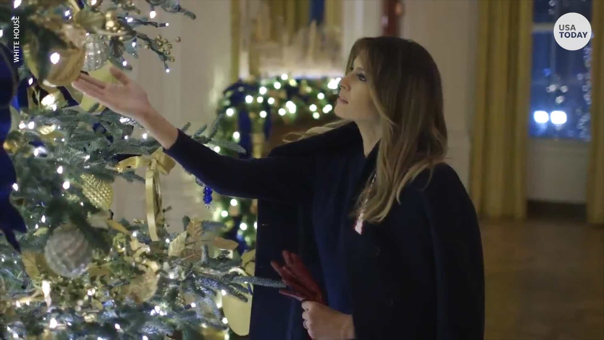 Melania S Red Christmas Trees Reaction Shocks Decorations Volunteer
