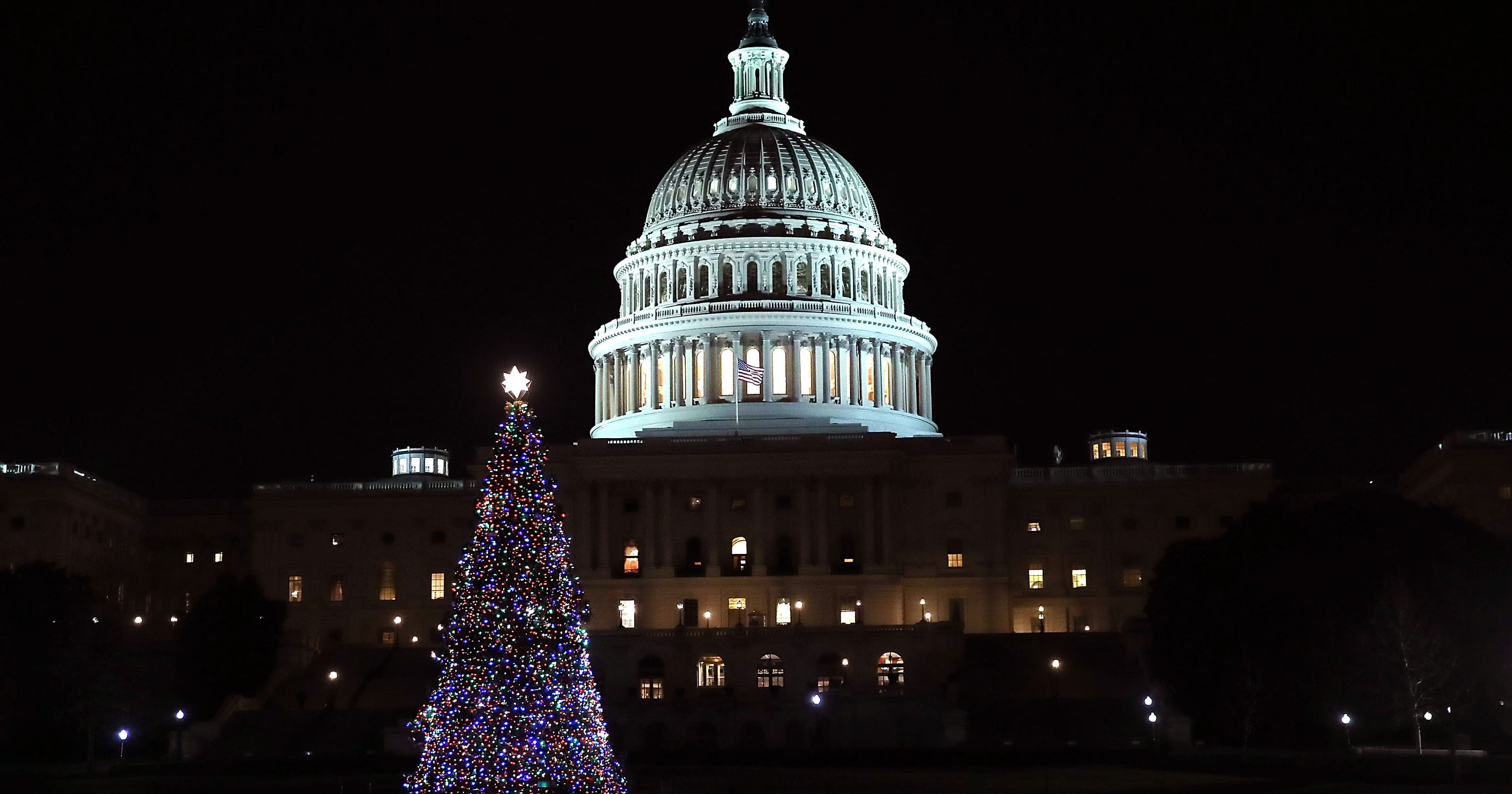 Christmas tree arrives at the U.S. Capitol, live stream