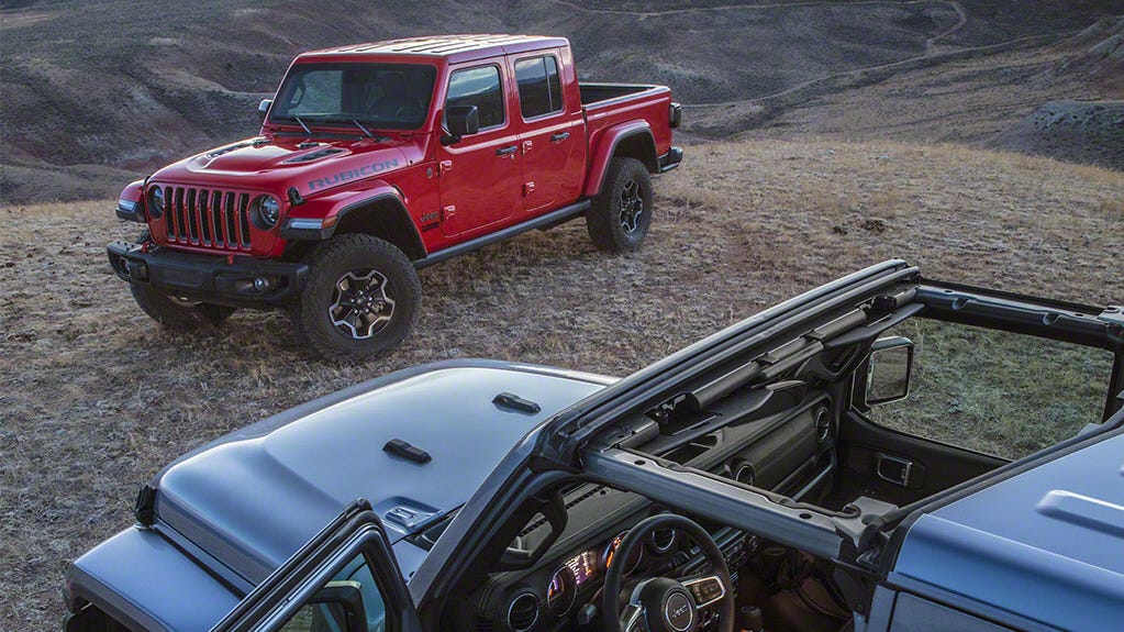 Jeep Gladiator mid-size pickup enters battle