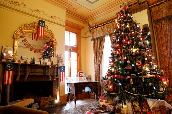 The Decorative Arts Center of Ohio's Christmas decorations feature World War II era items.