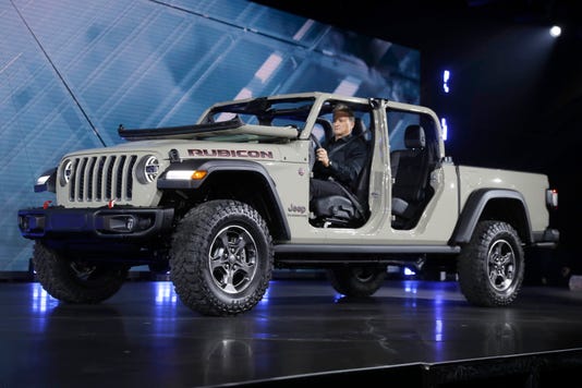Jeep Gladiator reveal: New truck debuts at LA Auto Show