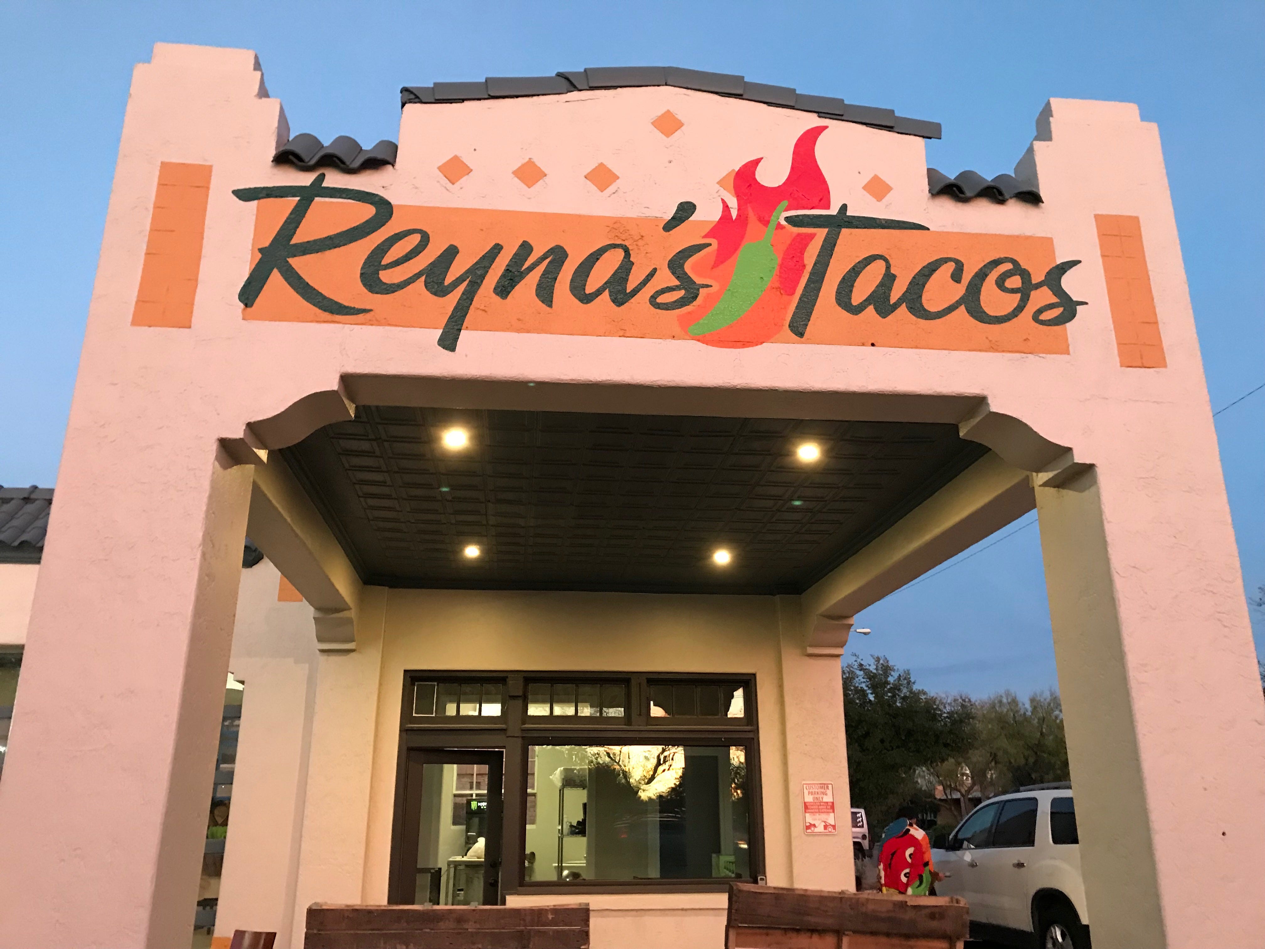 San Angelo food truck, Reyna's Tacos, is now downtown