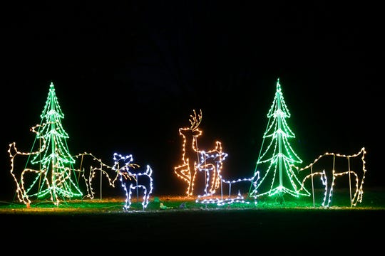 Grinch Steals Christmas Decorations Lights From Lakeside Park