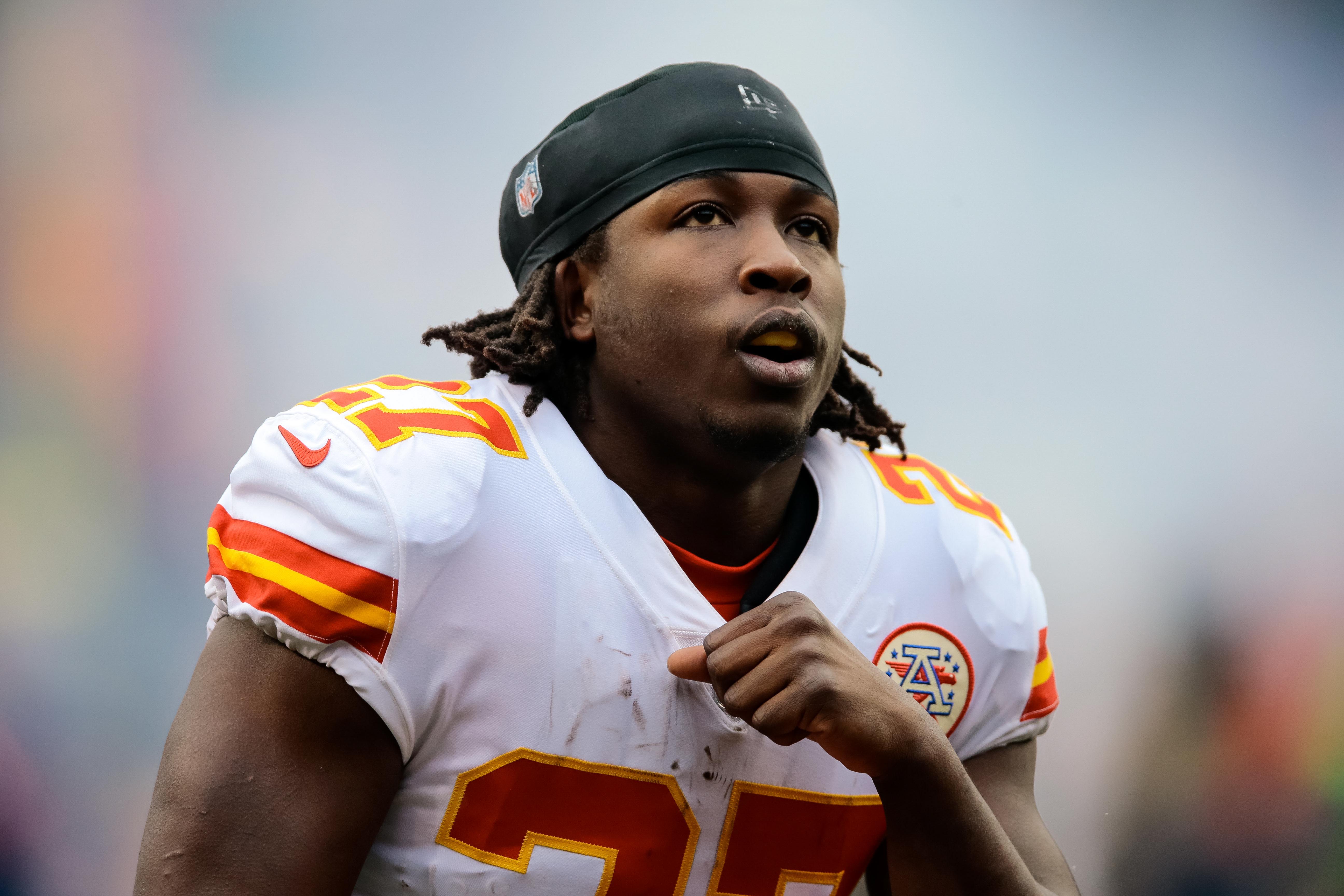 Ex Chiefs Star Kareem Hunt Family Has History Of Criminal