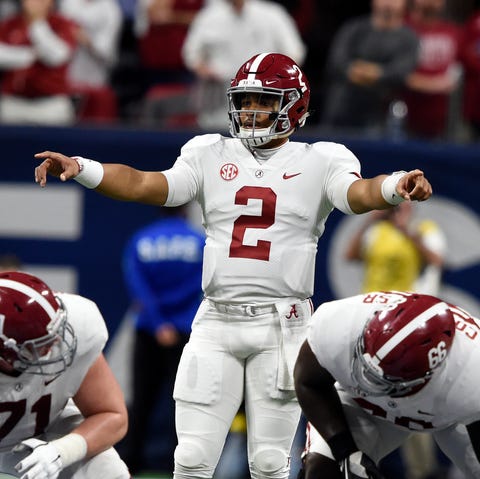 Alabama Crimson Tide quarterback Jalen Hurts (2)...