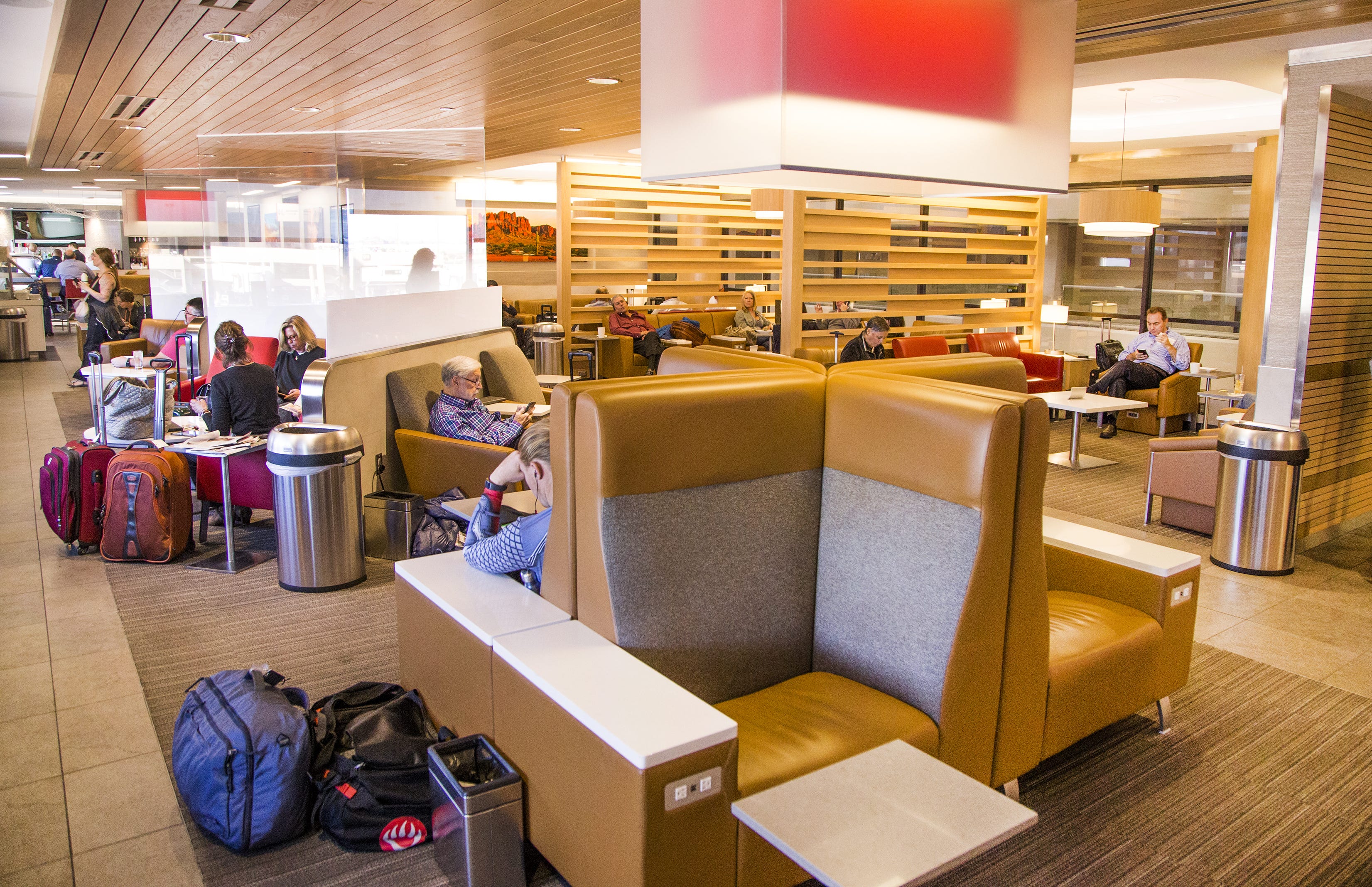 Airline club lounges at Phoenix Sky Harbor Airport