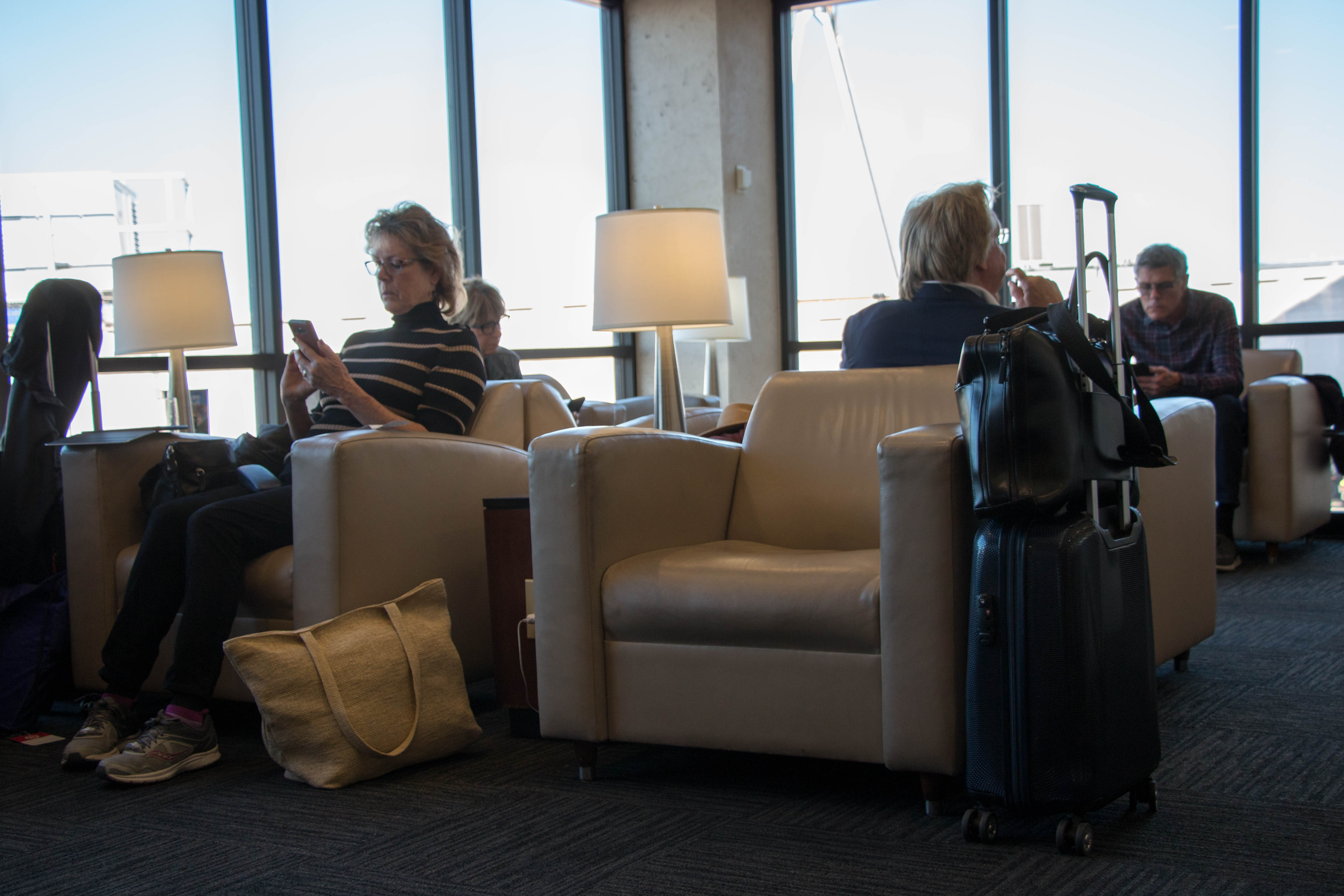 phoenix sky harbor lounges phoenix sky harbor lounges