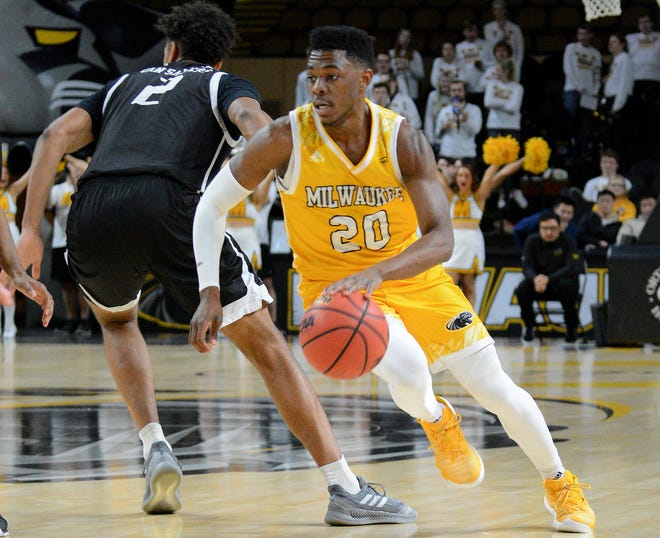 Darius Roy (shown here in an earlier game) scored 15 points on Thursday night.