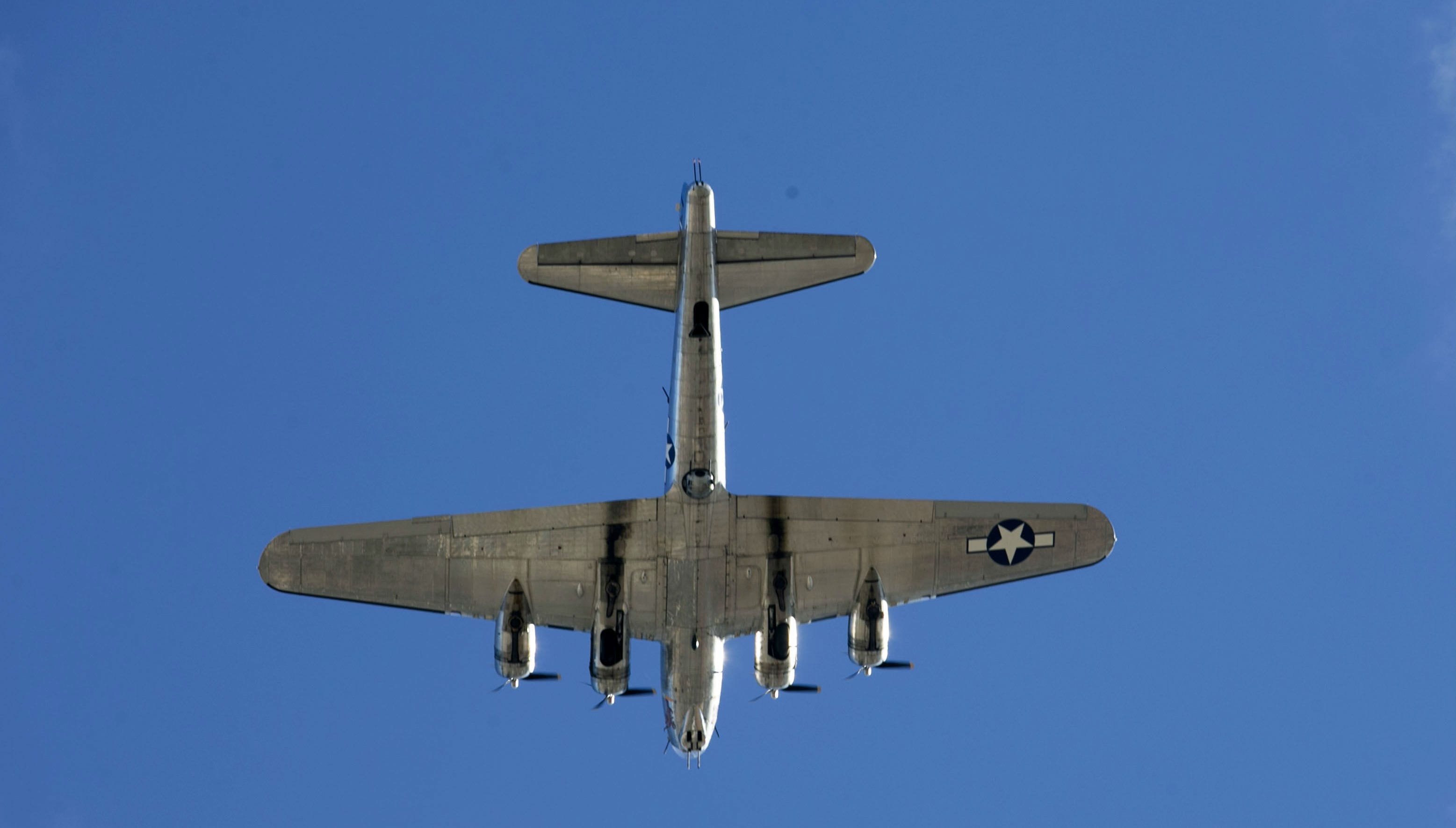 Get B 17 Bomber Crash Vintage Plane In Mesa Won T Be Grounded After For iPhone Get Wallpaper B 17 Bomber Crash Vintage Plane In Mesa Won T Be Grounded After HD