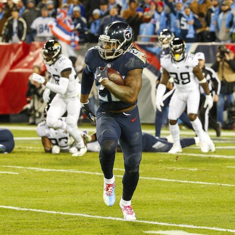 Derrick Henryruns downfield for a 99-yard...