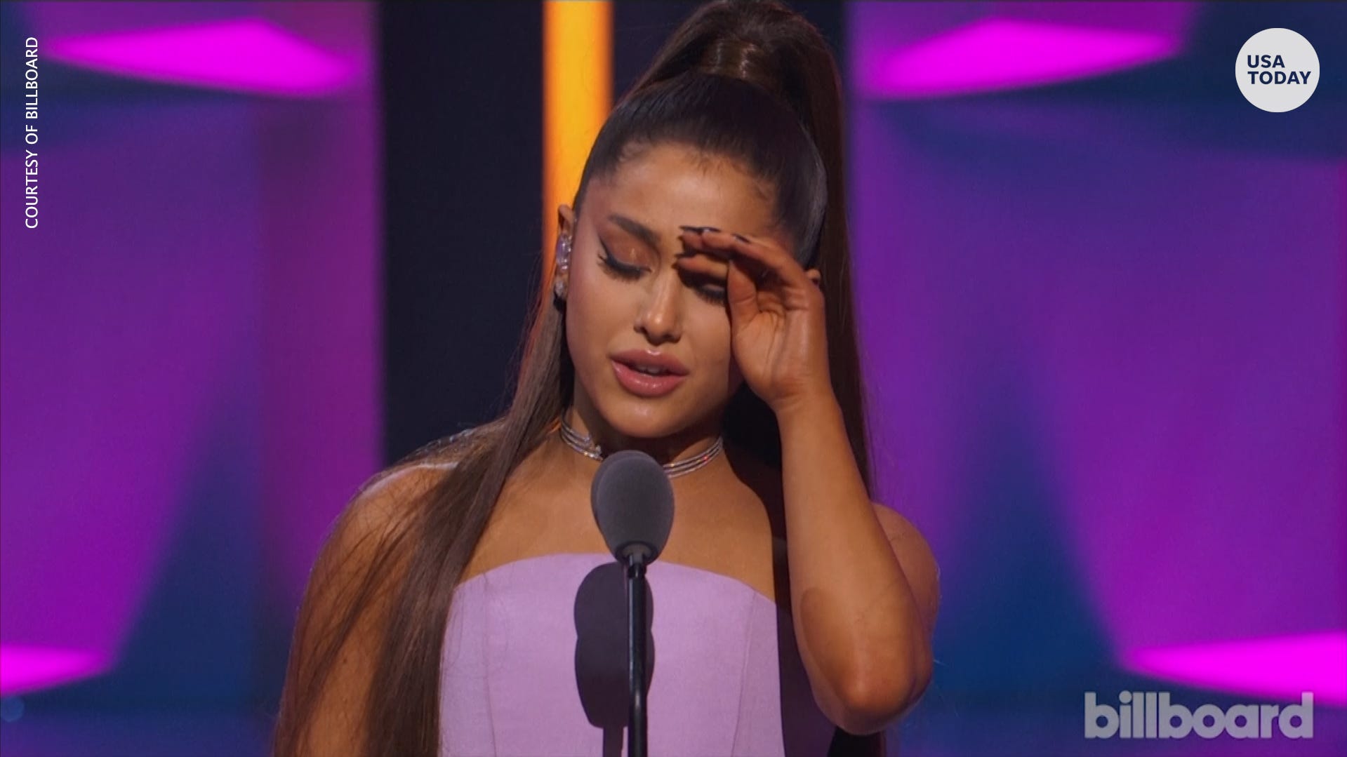 Ariana Grandes Tearful Speech Best Year For Career Worst For My Life