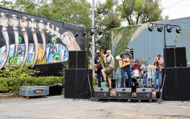 Lil'Grizzly performing at the 2018 Gaines Street Fest.
