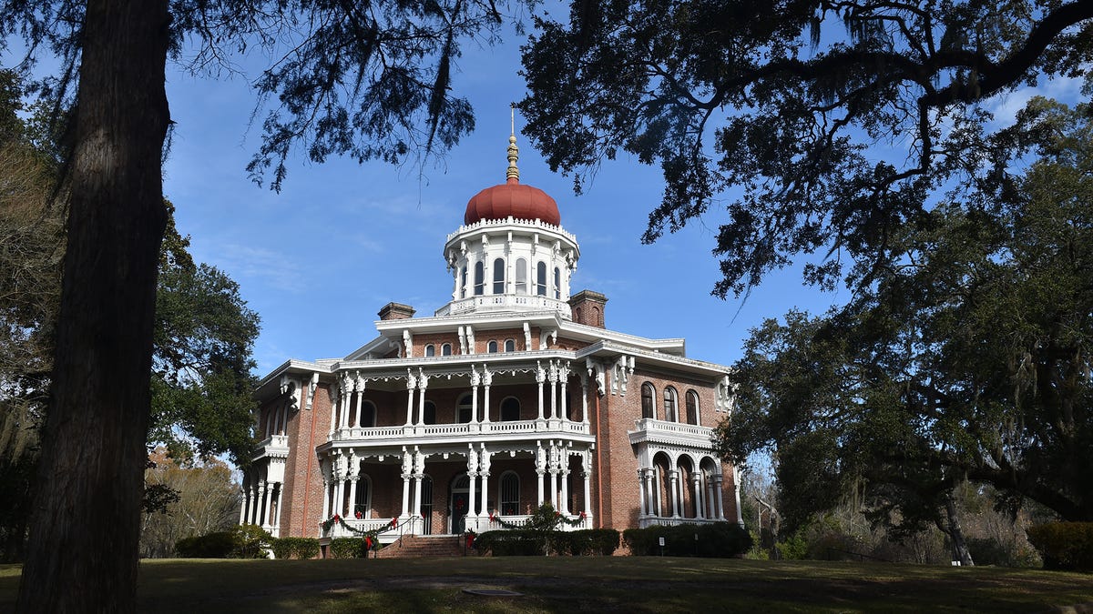Here are 10 bucket list trips you should take in Mississippi this year