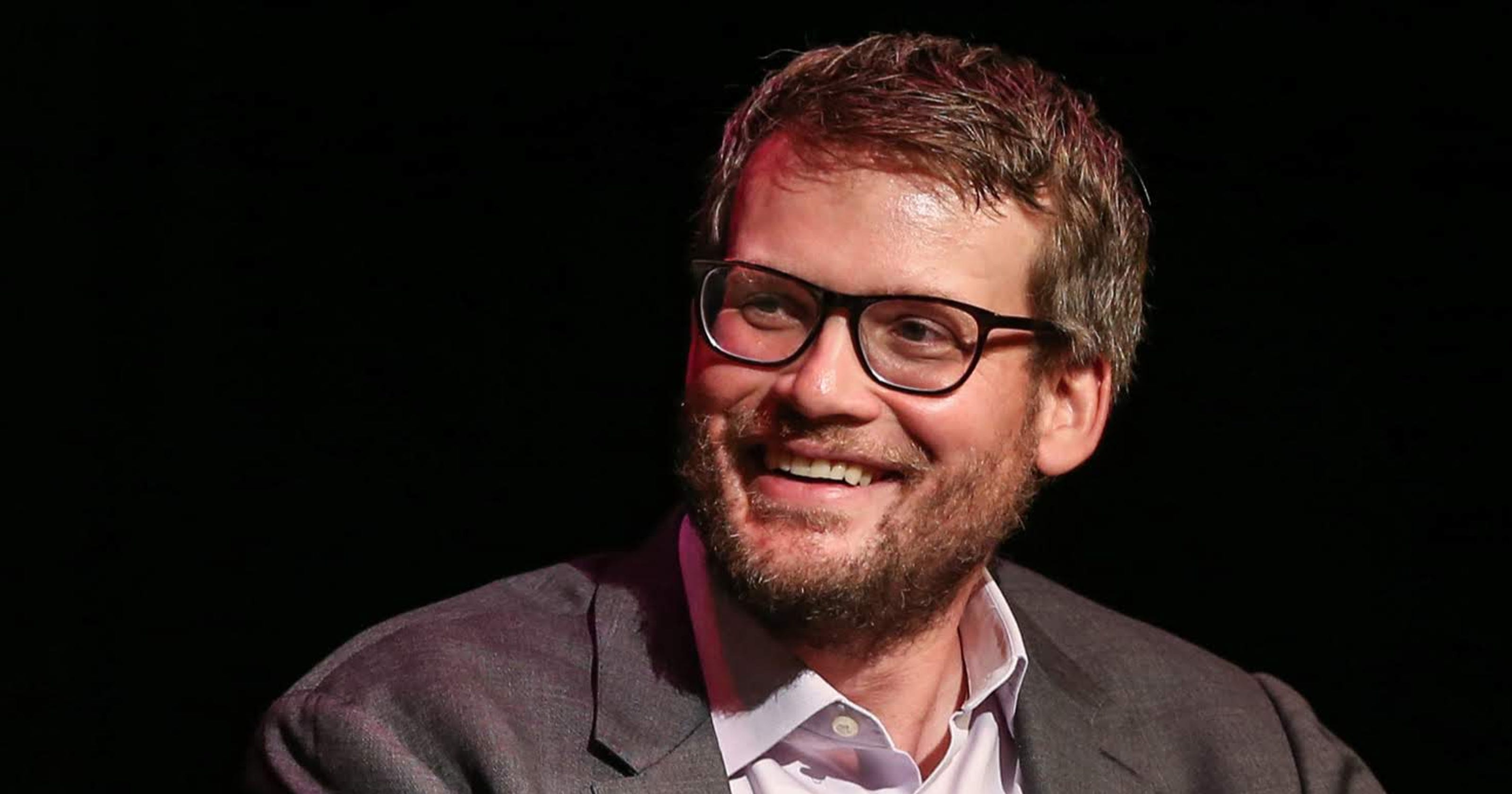 John Green Ditches Twitter Facebook And Instagram For 12 Months