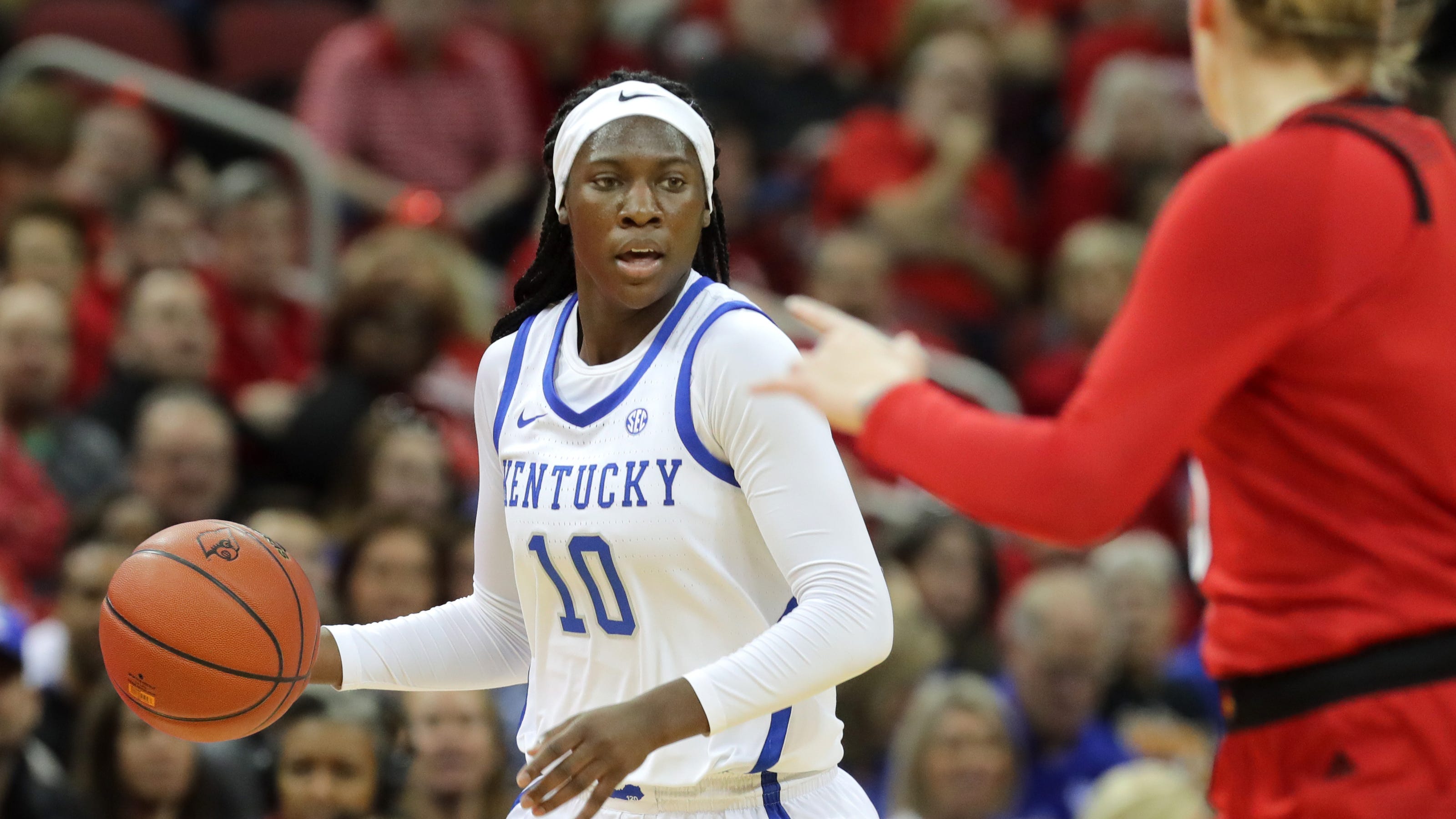 Kentucky basketball Rhyne Howard makes waves as freshman